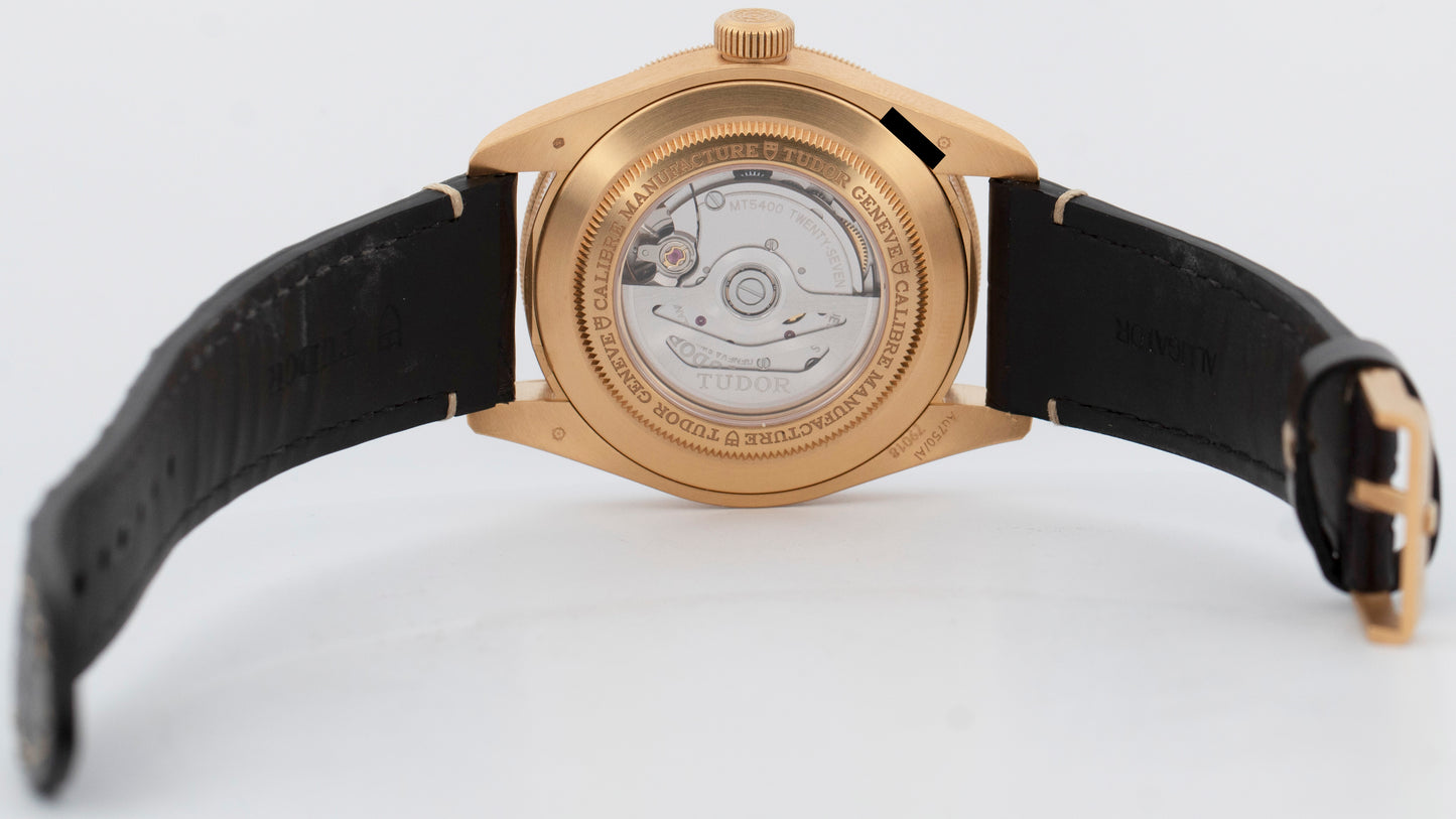 2023 PAPERS Tudor Black Bay 58 18K Yellow Gold Green Watch 39mm 79018 V BOX