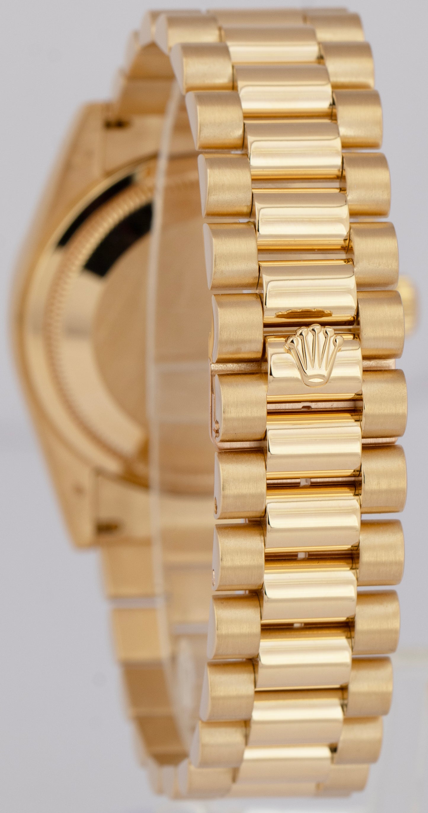 MINT Rolex Day-Date President White Roman 18K Yellow Gold 36mm Watch 118238