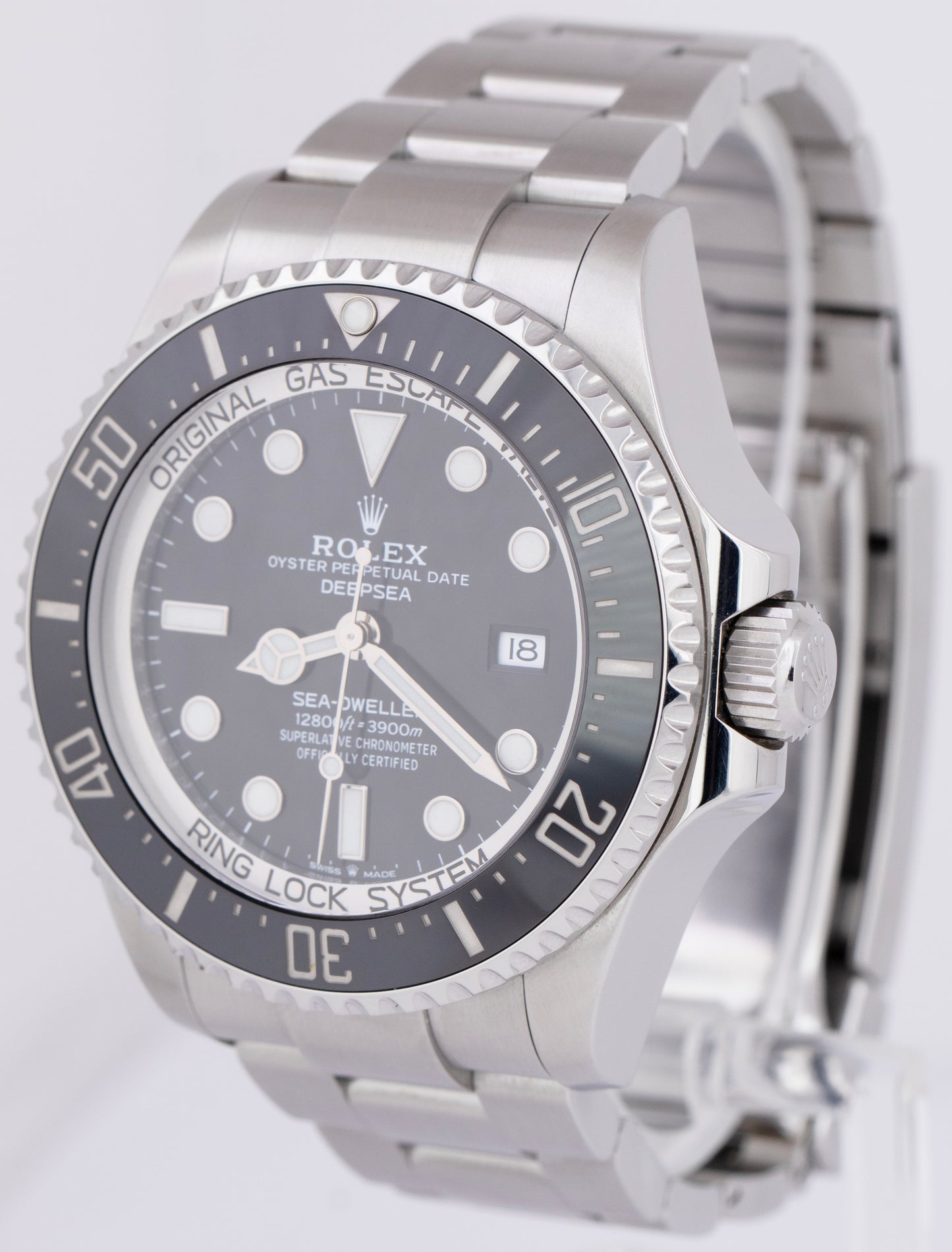 2022 Rolex Sea-Dweller Deepsea 126660 Black Stainless Steel 44mm Dive Watch BOX