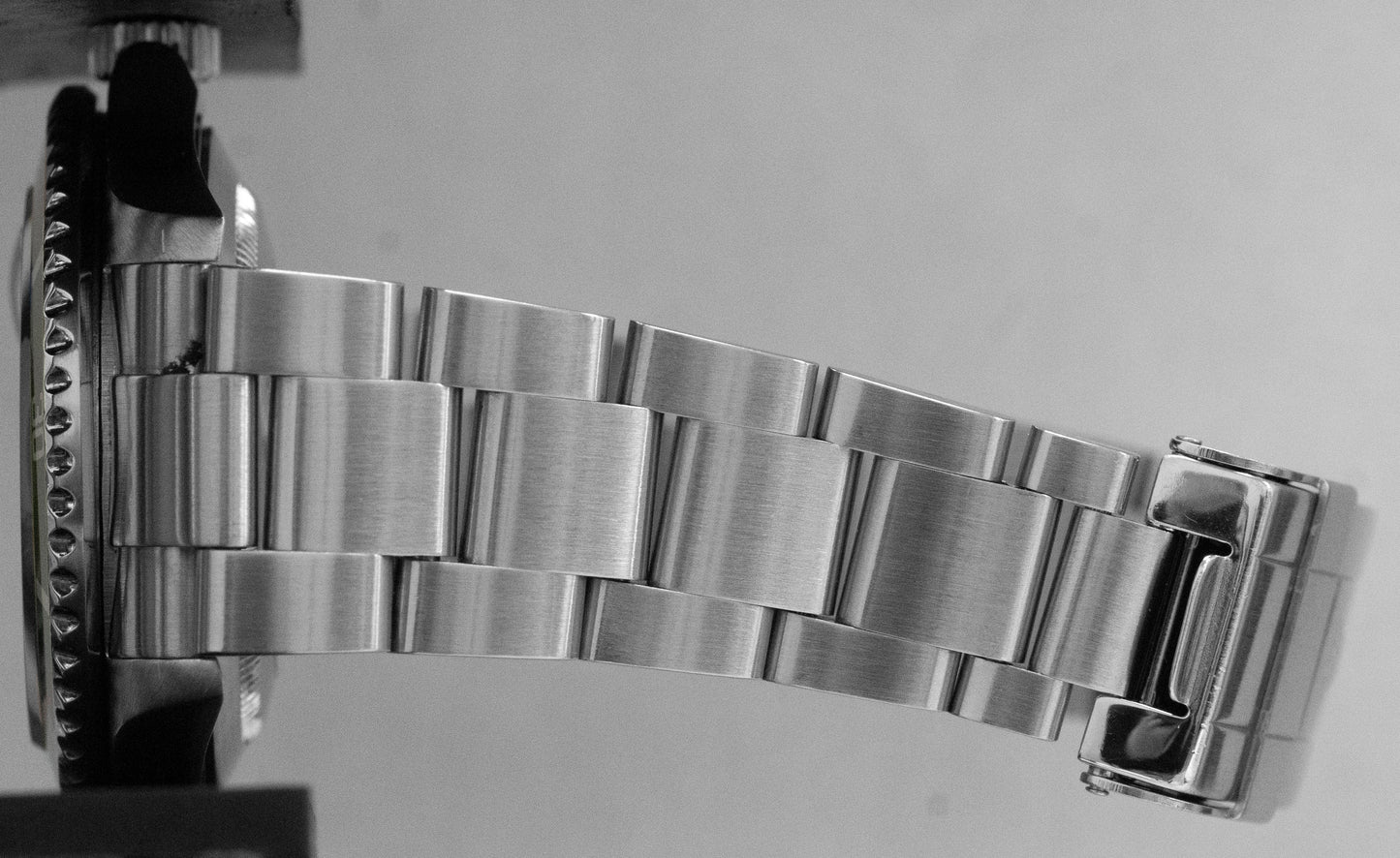 FLAT 4 Rolex Submariner Date 40mm Kermit Green Stainless Steel Watch 16610 LV