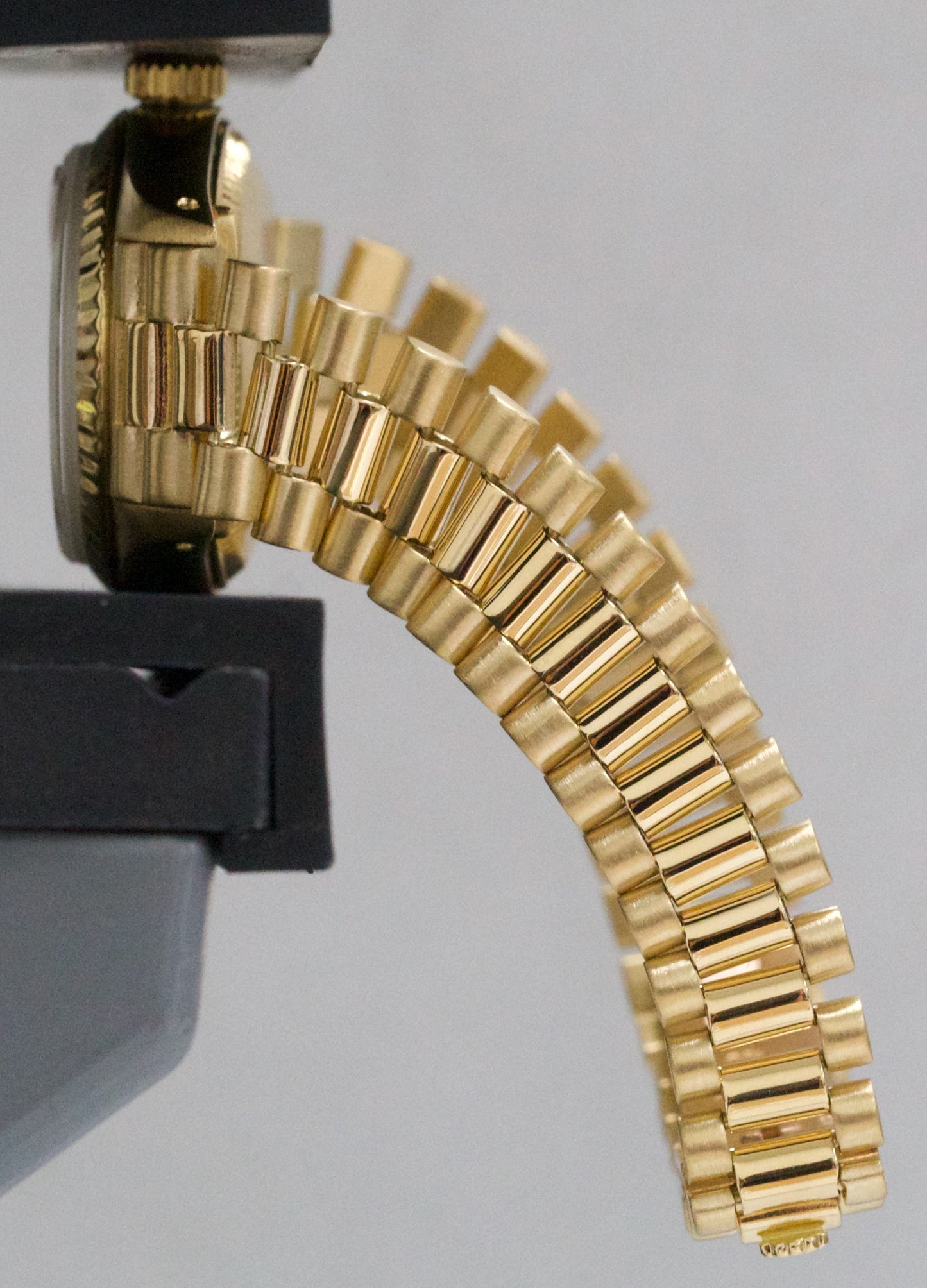 VINTAGE Rolex DateJust President 26mm CHAMPAGNE 18K Yellow Gold Fluted 6917