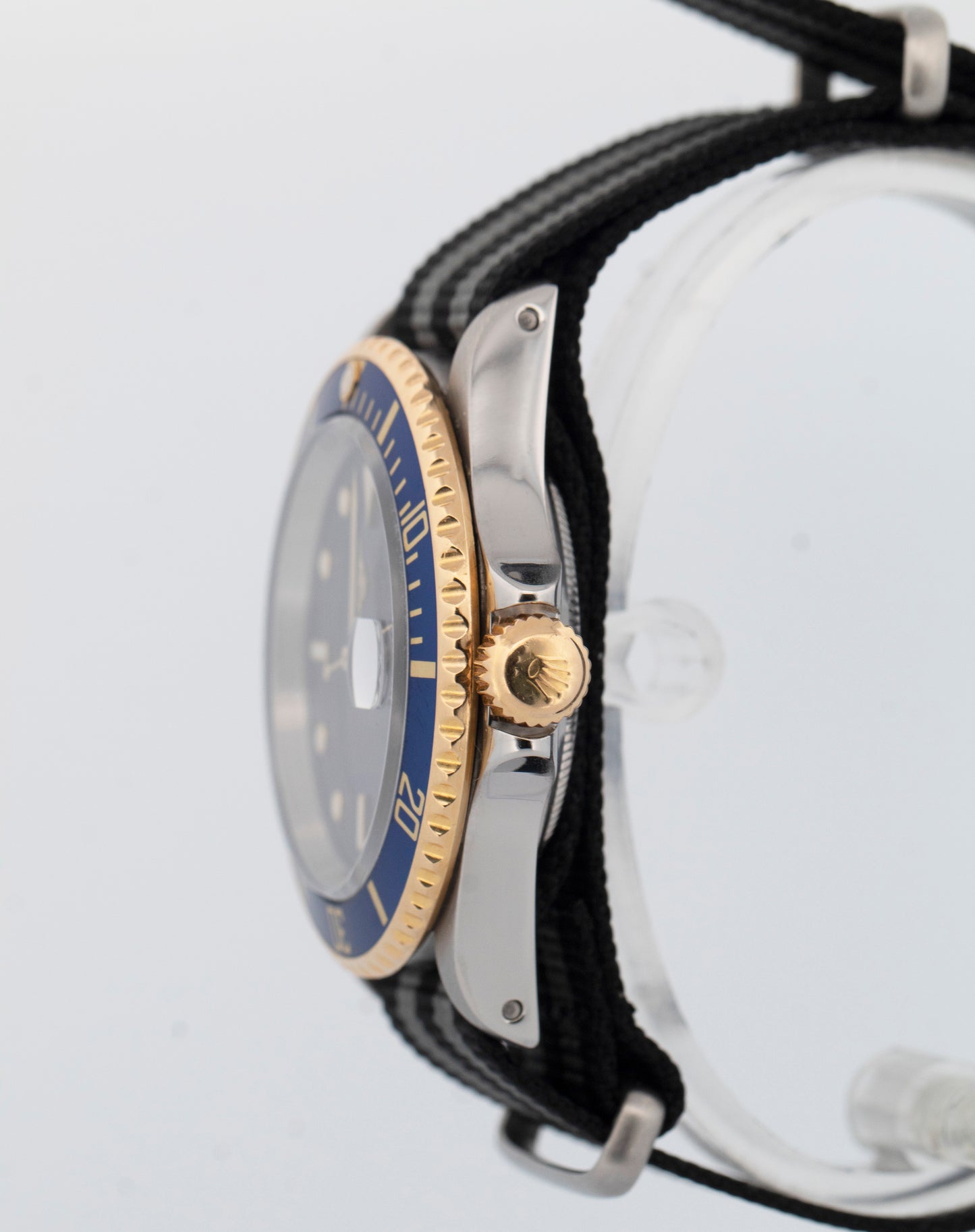 Rolex Submariner Date 40mm BLUE Two-Tone 18K Gold Stainless Steel 16613 Watch