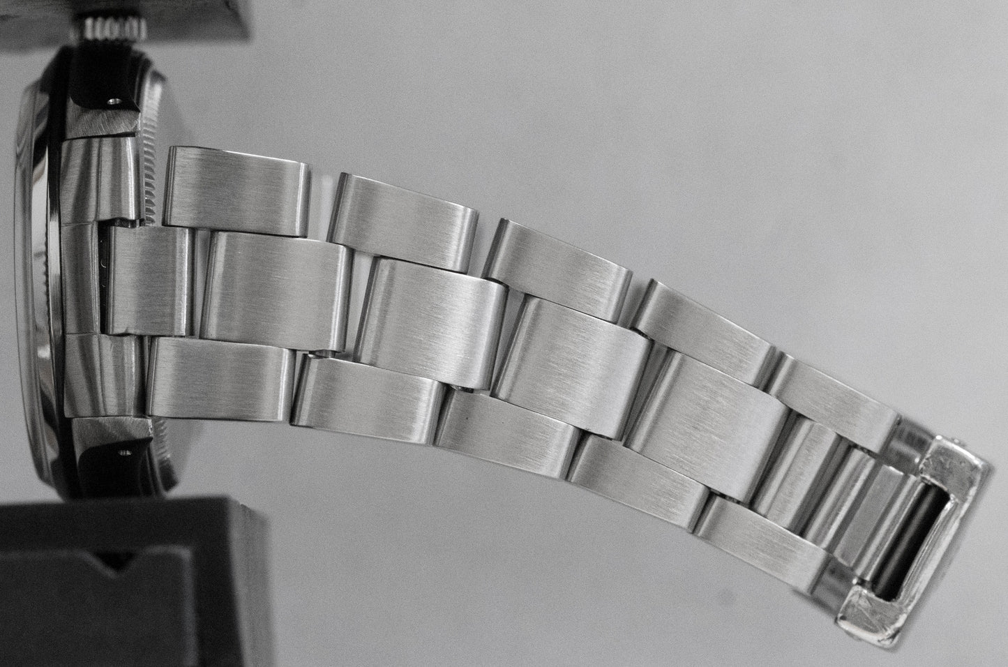 1982 Rolex Oyster Perpetual Date Silver 34mm Steel Oyster Watch 15000 Box Papers