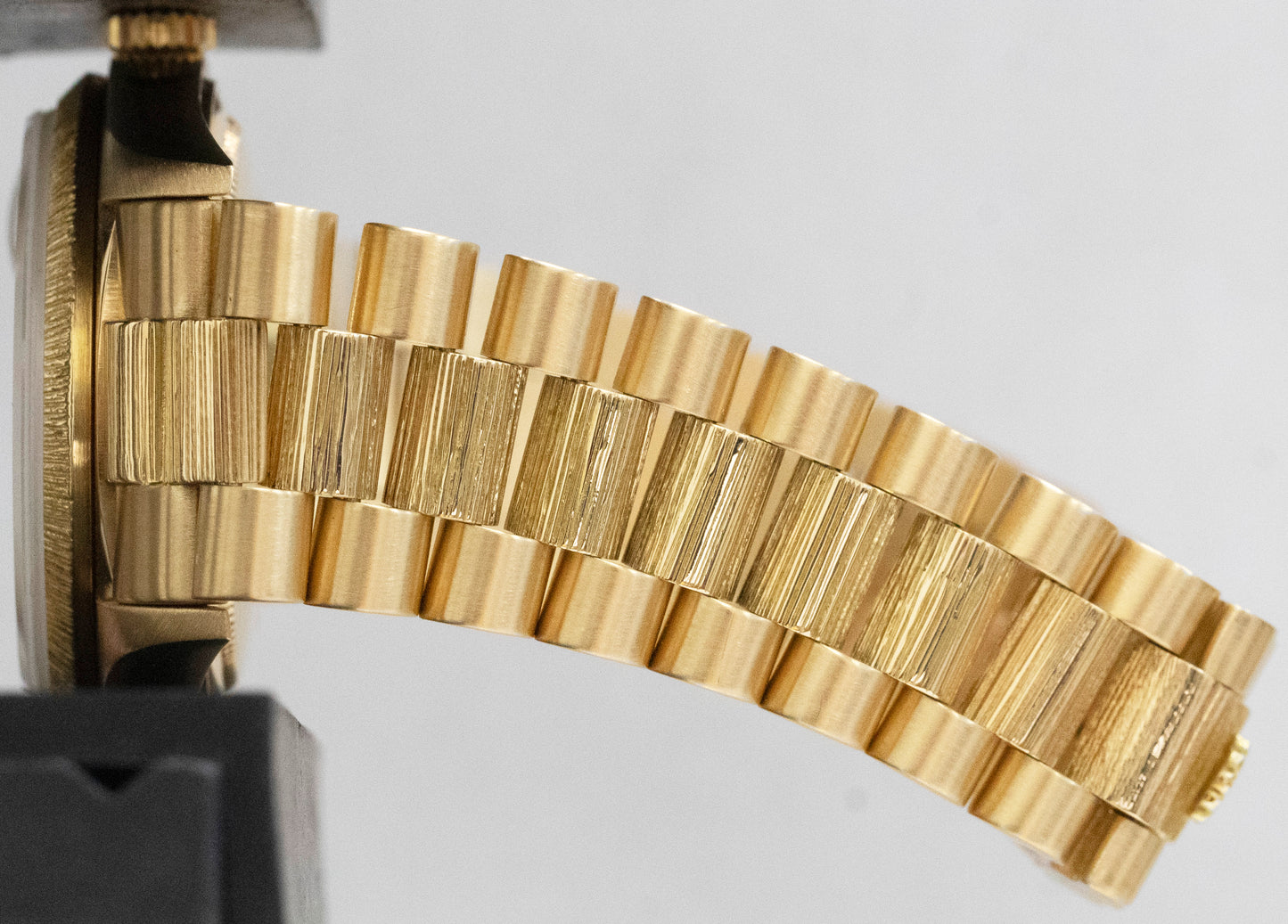 Rolex Day-Date President MOTHER OF PEARL Diamond Bark 36mm 18K Gold Watch 1803