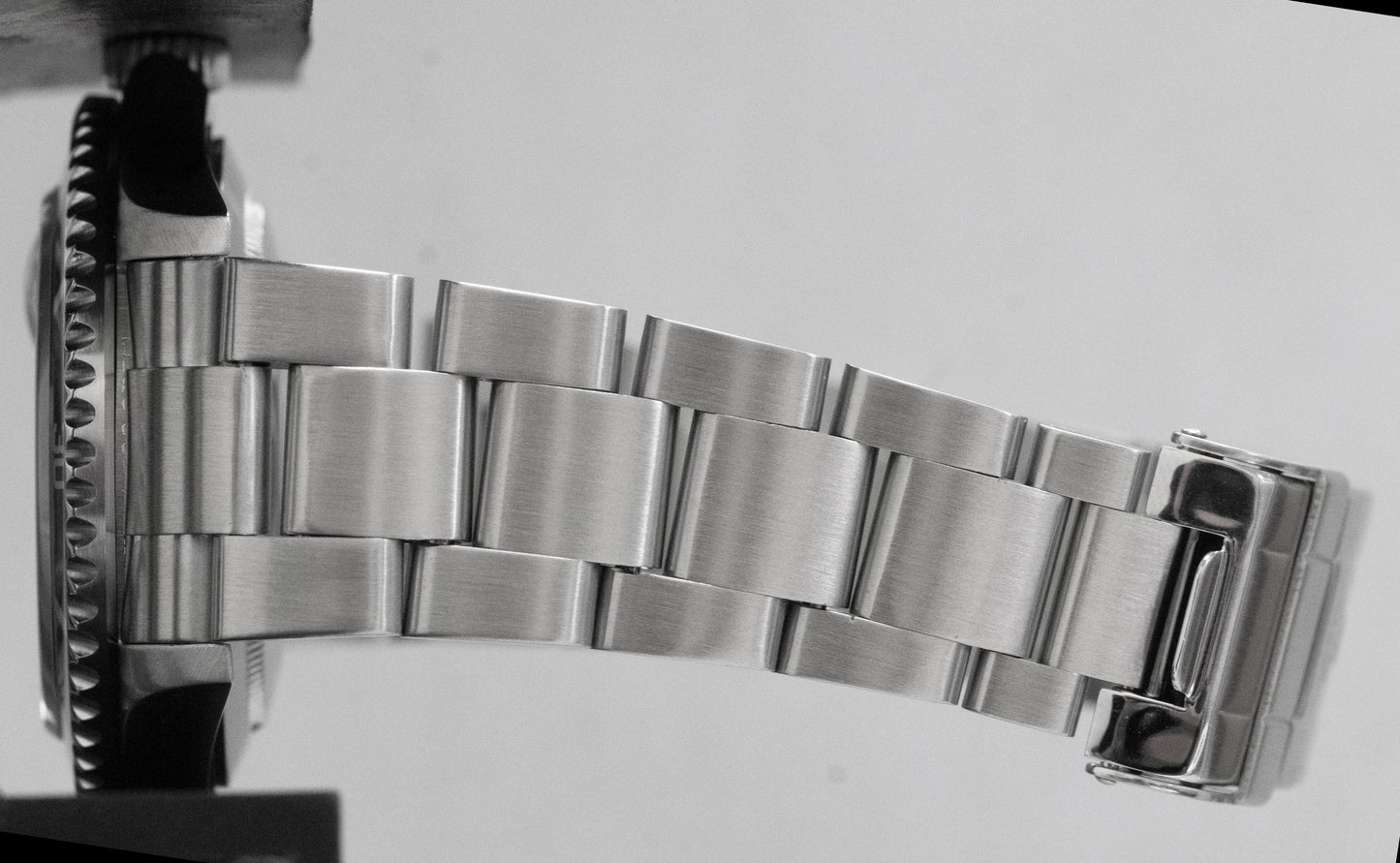 Rolex Submariner Date BLACK Stainless Steel 40mm Oyster NO-HOLES Watch 16610