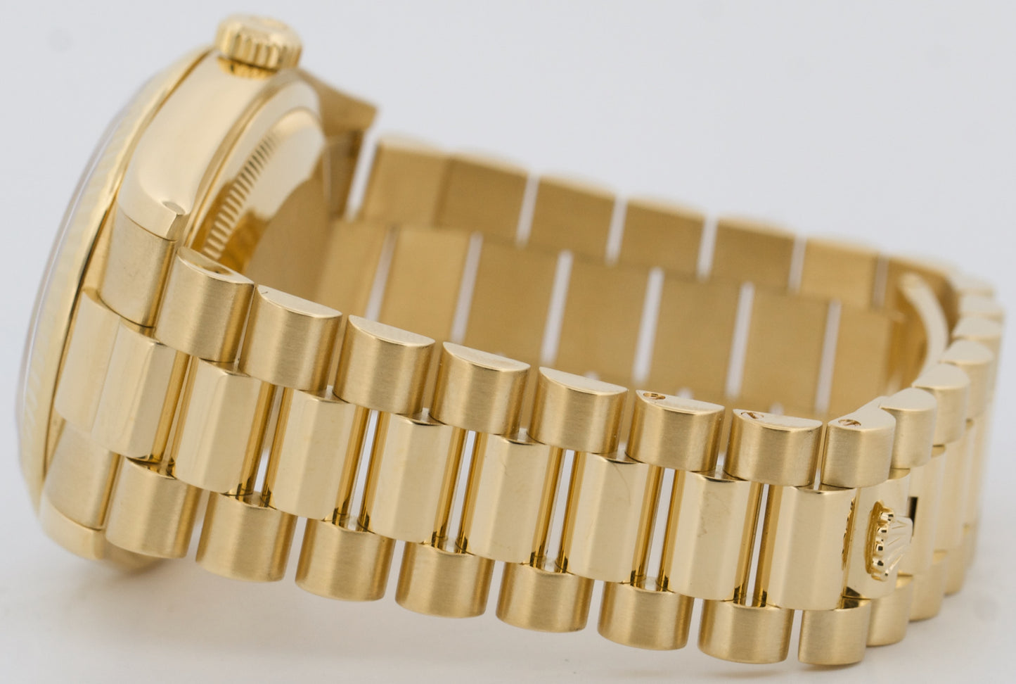 Rolex Day-Date President WHITE ROMAN 18K Yellow Gold Fluted 36mm 118238 BOX
