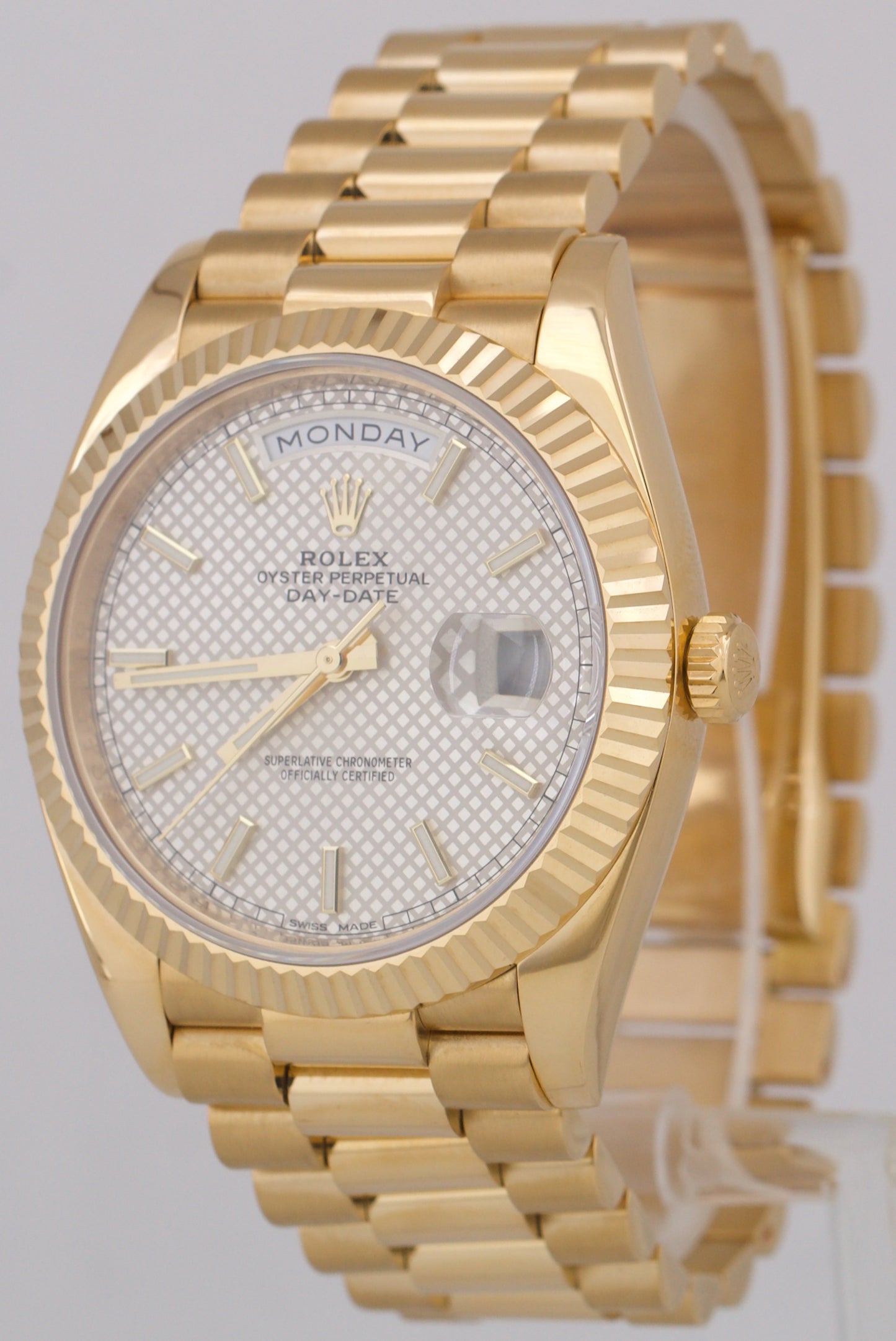 Rolex Day-Date President 40mm SILVER MOTIF 18K Yellow Gold Fluted 228238 BOX