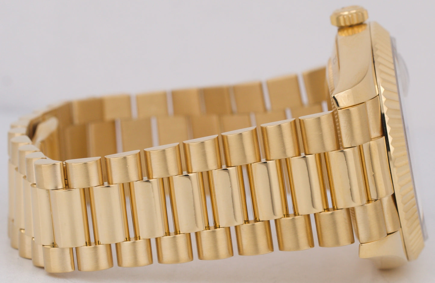 Rolex Day-Date President 40mm SILVER MOTIF 18K Yellow Gold Fluted 228238 BOX