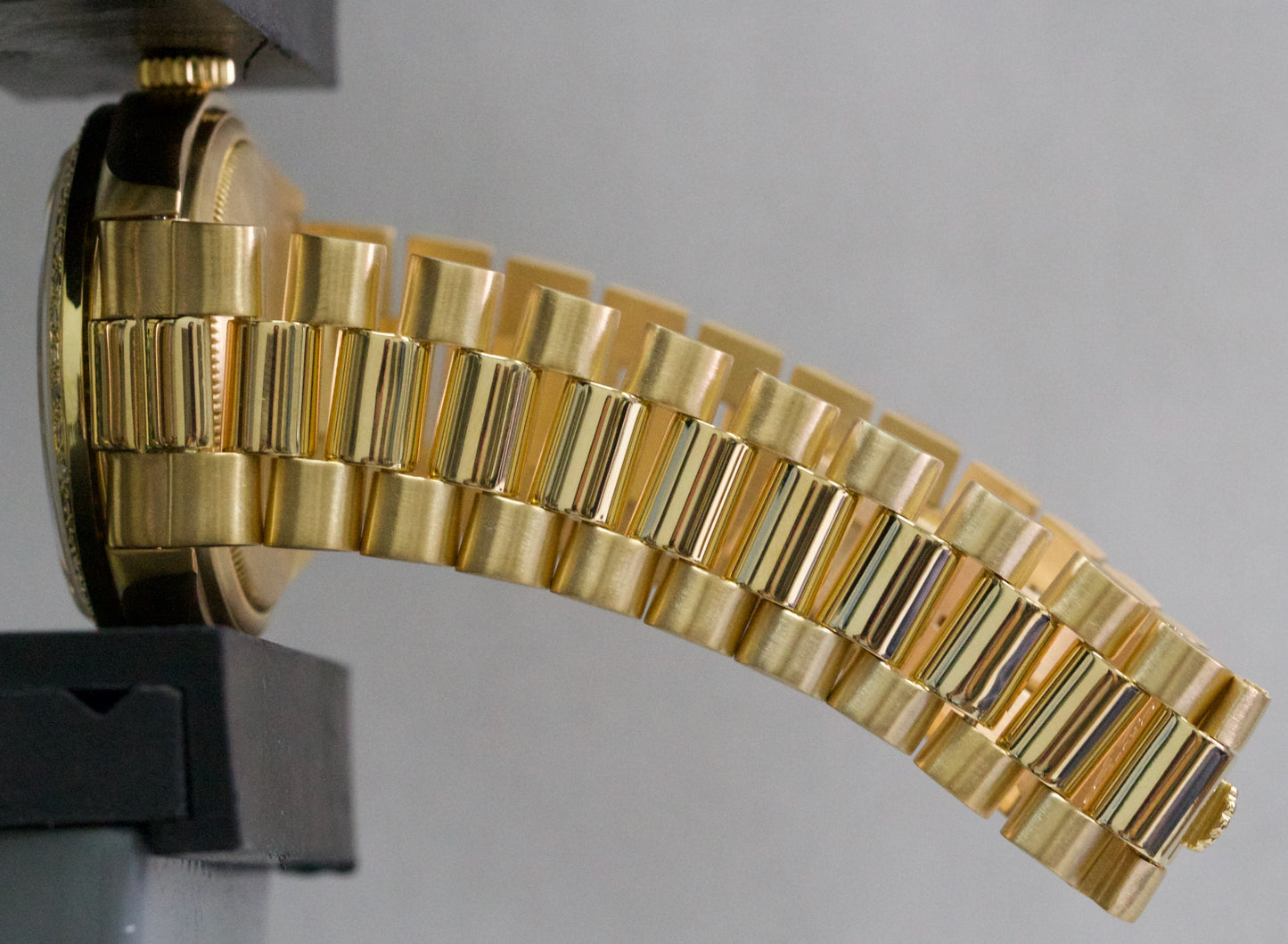 1981 Rolex Day-Date President 18038 Champagne Diamond 18K Yellow Gold 36mm Watch