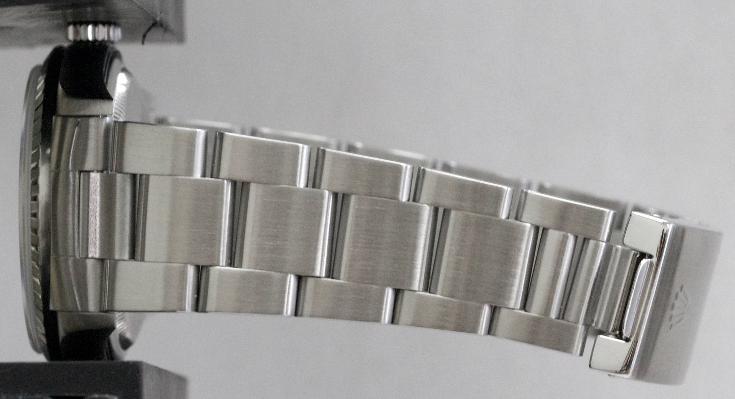 Rolex DateJust 16220 Blue Stainless Steel Engine-Turned Automatic 36mm Watch Box