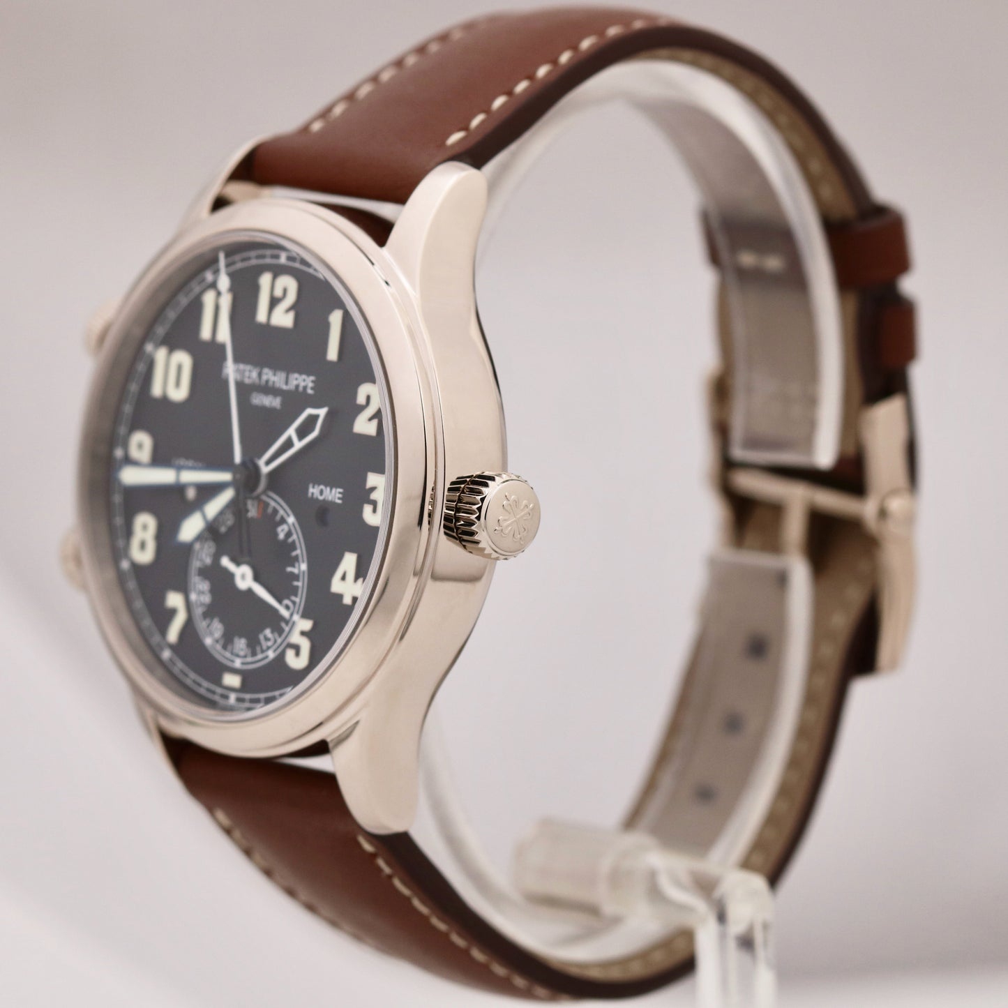 MINT PAPERS Patek Philippe Calatrava Pilot Travel Time 18K GOLD 42mm 5524G Watch
