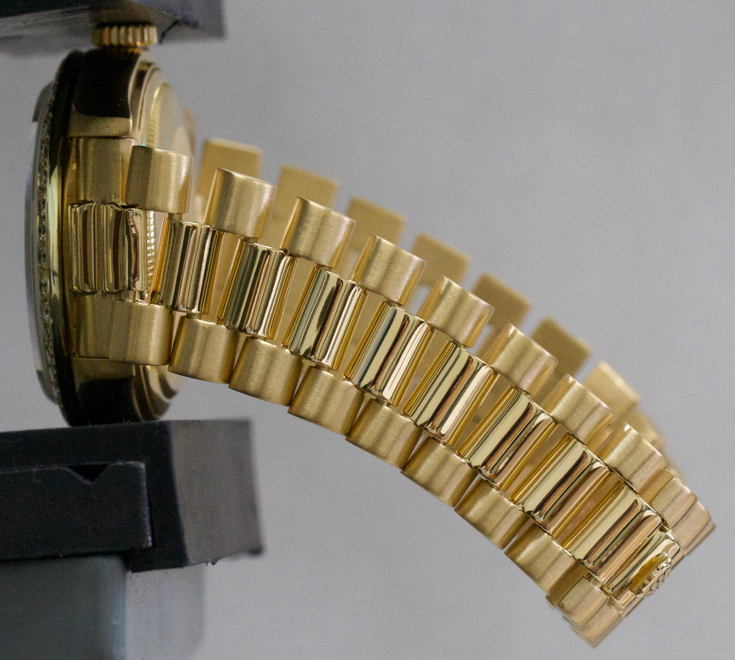 1979 Rolex Day-Date President 18038 Mother of Pearl Diamond 18K Gold 36mm Watch