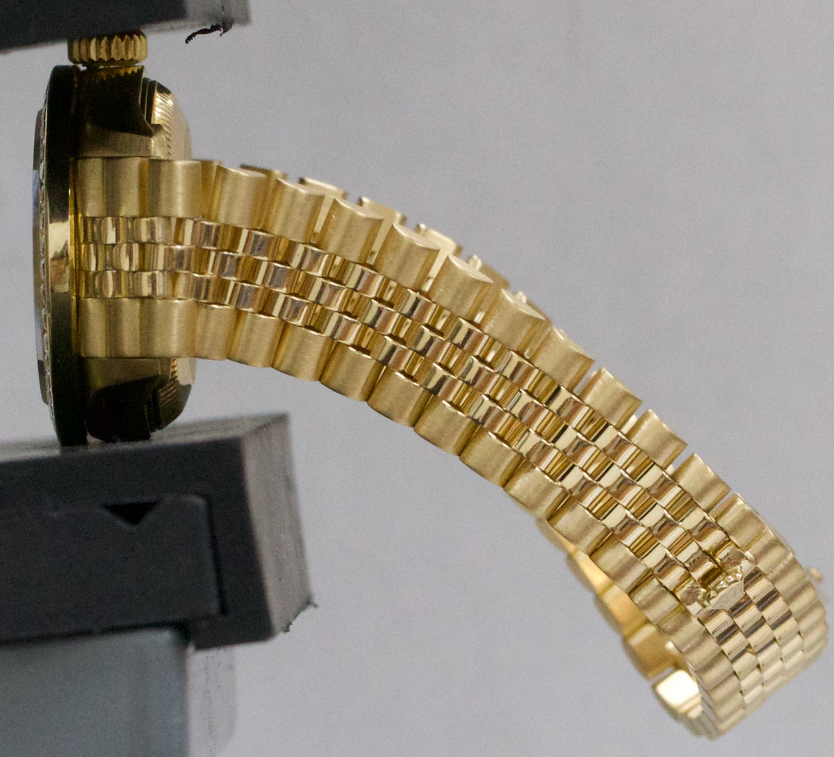 1995 Rolex Oyster Perpetual 26mm Blue Diamond 18K Gold Jubilee 67198 Box Papers