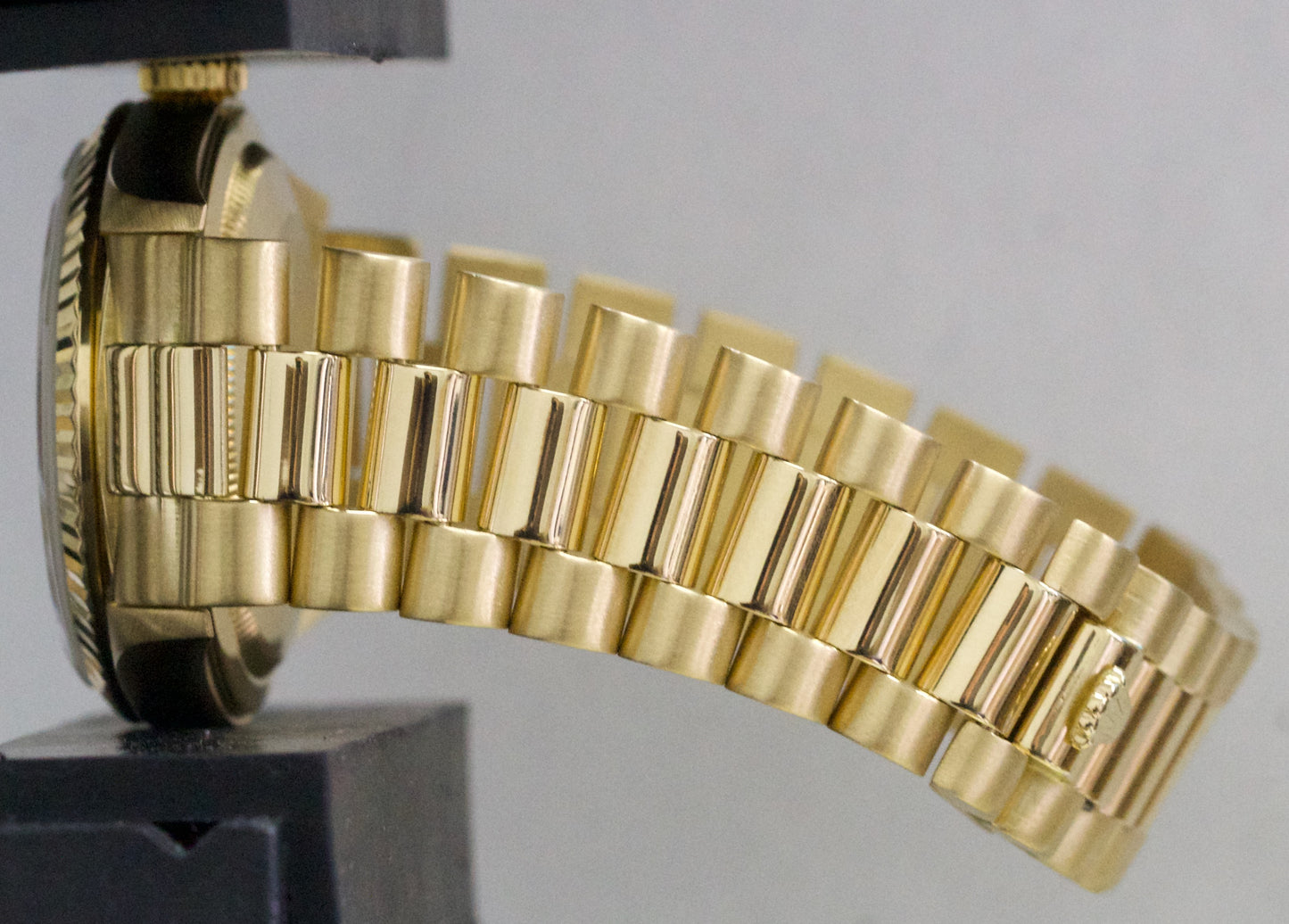 Rolex Day-Date President 36mm SILVERED CHAMPAGNE TAPESTRY 18K Gold 18238 BOX