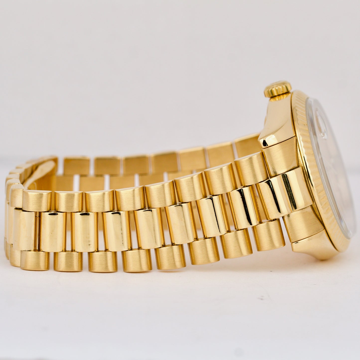 Rolex Day-Date President 18K Yellow Gold Champagne NEW BUCKLE 36mm Watch 118238