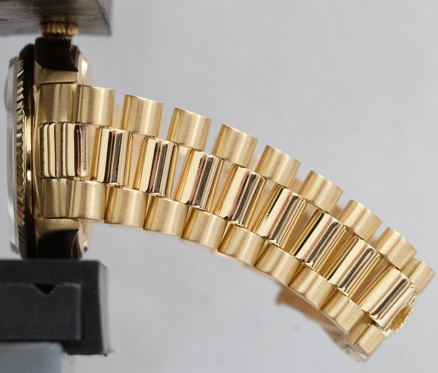 Rolex Day-Date President MOTHER OF PEARL Diamond 36mm 18K Gold Fluted 18048