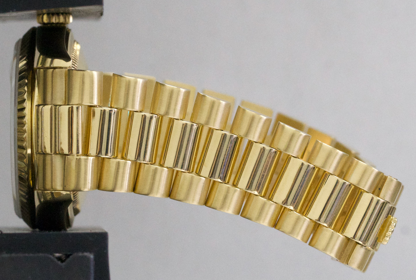 Rolex Day-Date President CHAMPAGNE 36mm 18K Yellow Gold Fluted 18238 Watch