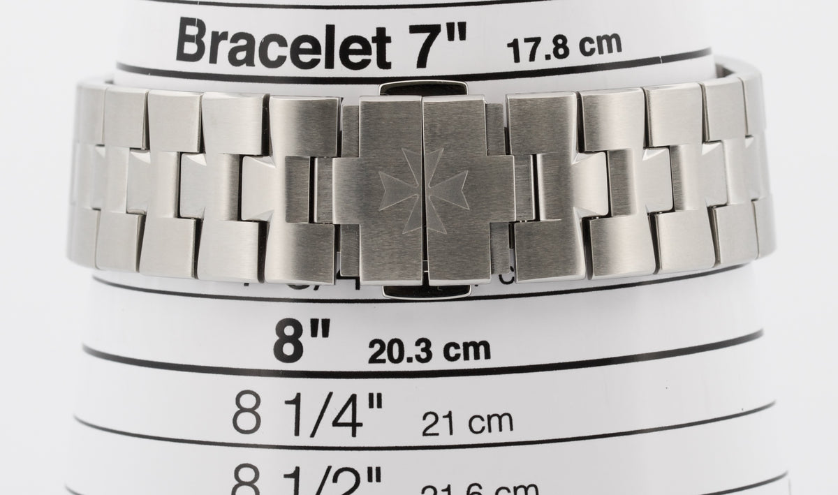 2021 Vacheron Constantin Overseas 4500V/110A-B483 Black Steel 41mm Box Papers