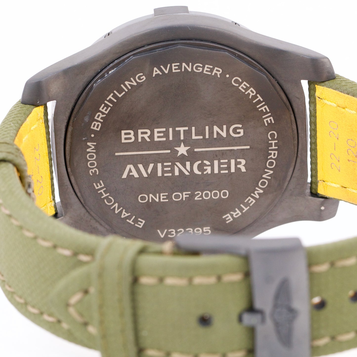 PAPERS Breitling Avenger GMT Night Mission 45 TITANIUM 45mm GREEN V32395 B+P