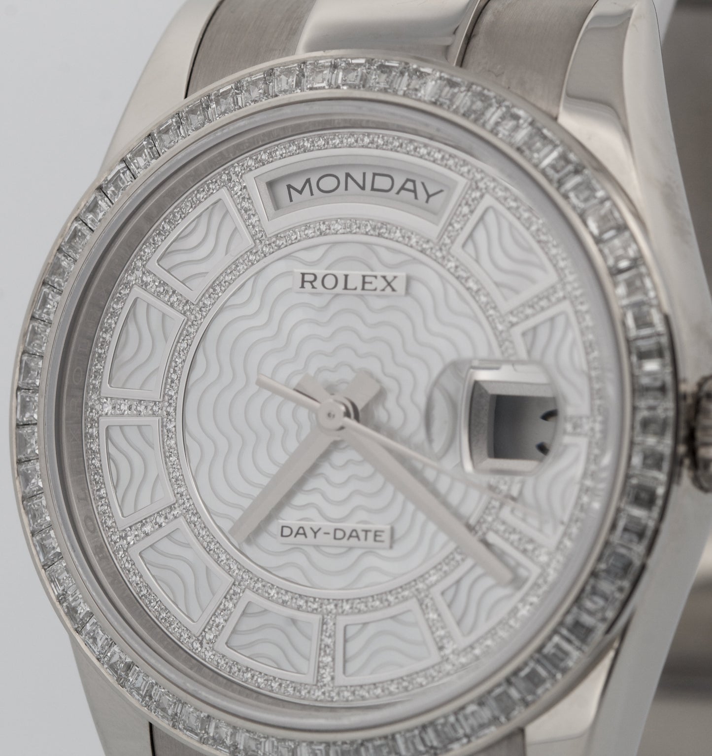 PAPERS Rolex Day-Date President MOP DIAMOND CAROUSEL 36mm 18K Gold 118399BR BOX