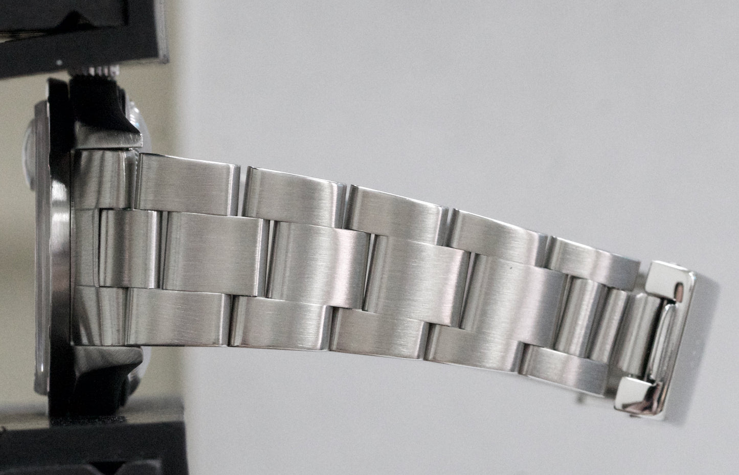 Rolex Oyster Perpetual Date 34mm SILVER Stainless Steel Oyster NO-HOLES 15210