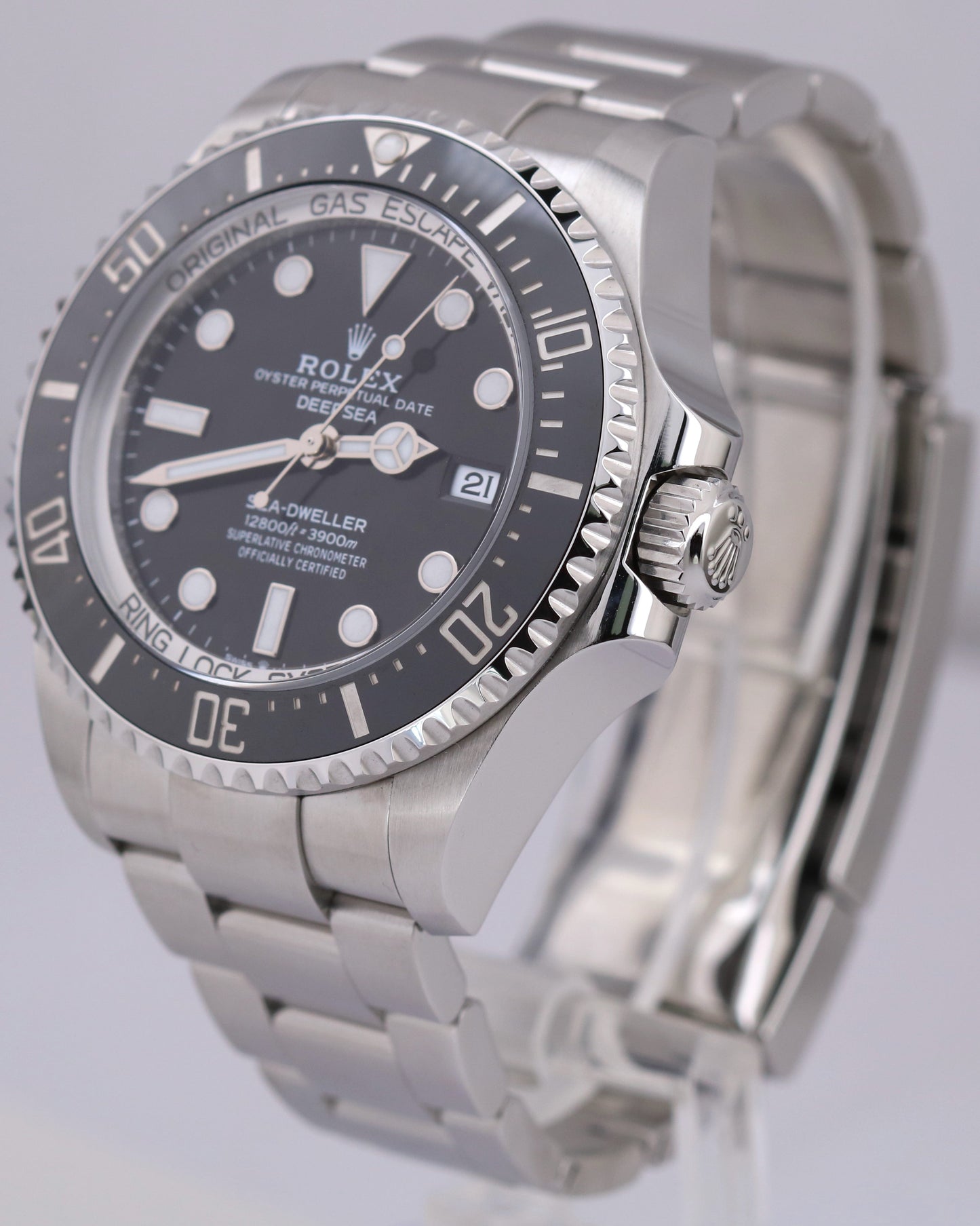 Rolex Sea-Dweller Deepsea BLACK Ceramic Stainless Steel Dive 44mm 136660 BOX