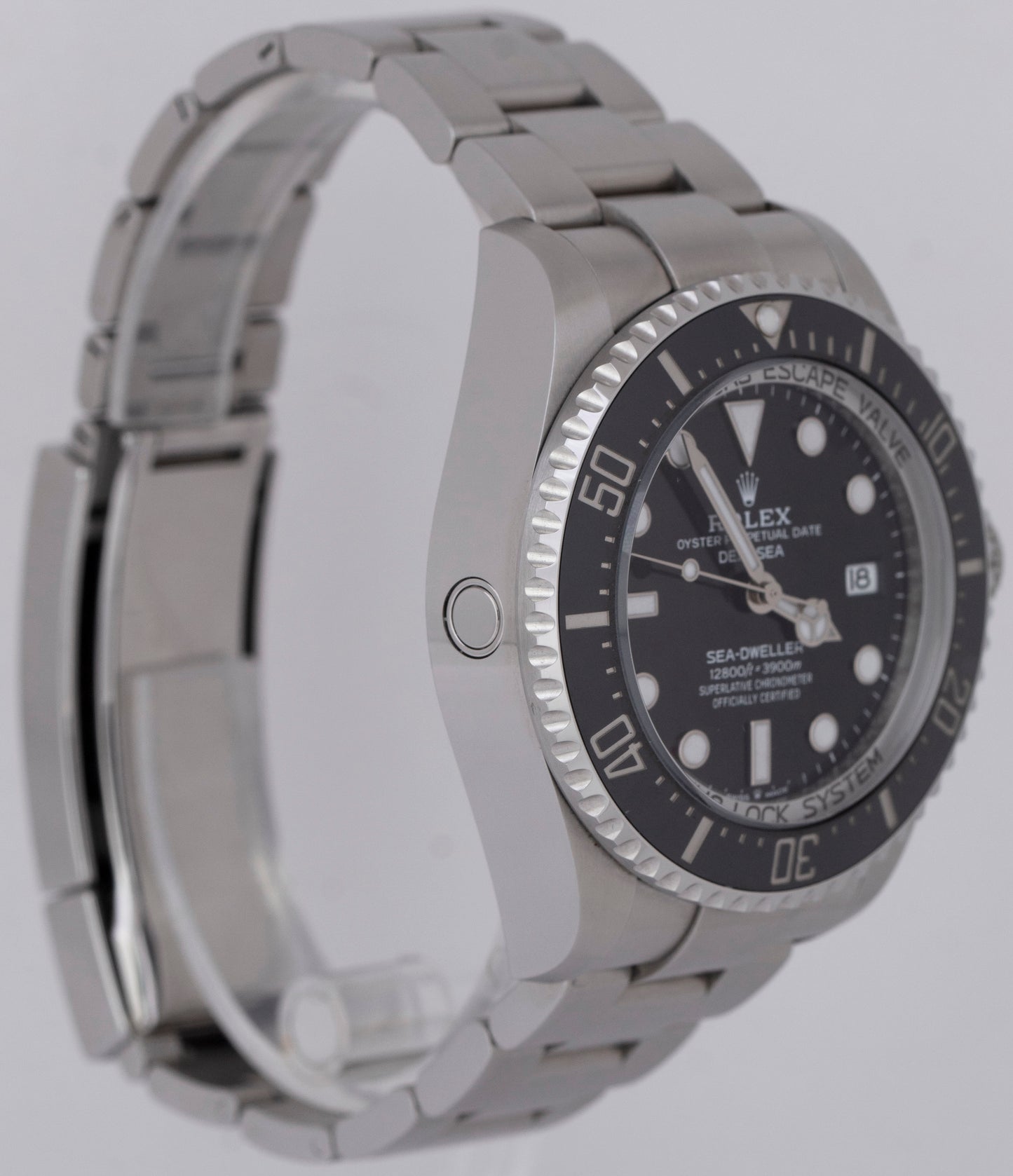 2022 NEW PAPERS Rolex Sea-Dweller Deepsea Black Steel Watch 44mm 136660 B+P