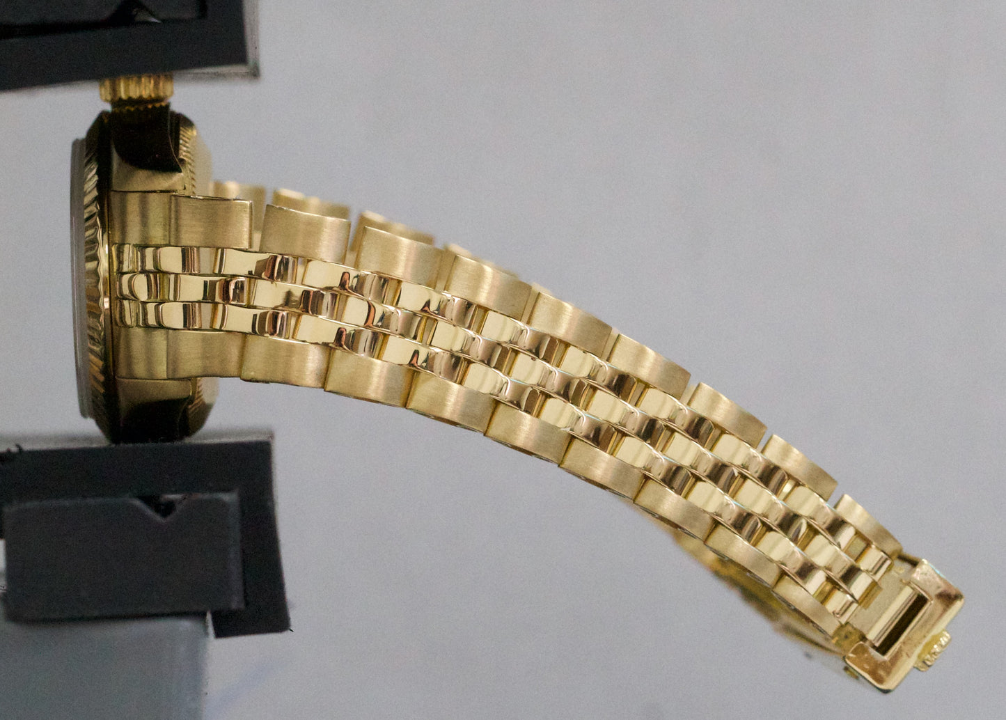 RSC Ladies Rolex Oyster Perpetual 26mm CHAMPAGNE 18K Yellow Gold JUBILEE 67198
