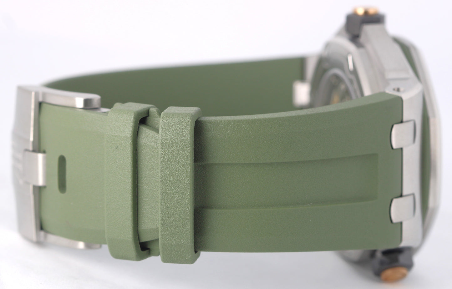 Audemars Piguet Royal Oak Offshore Trailblazing Khaki GREEN 42mm 15720ST Watch