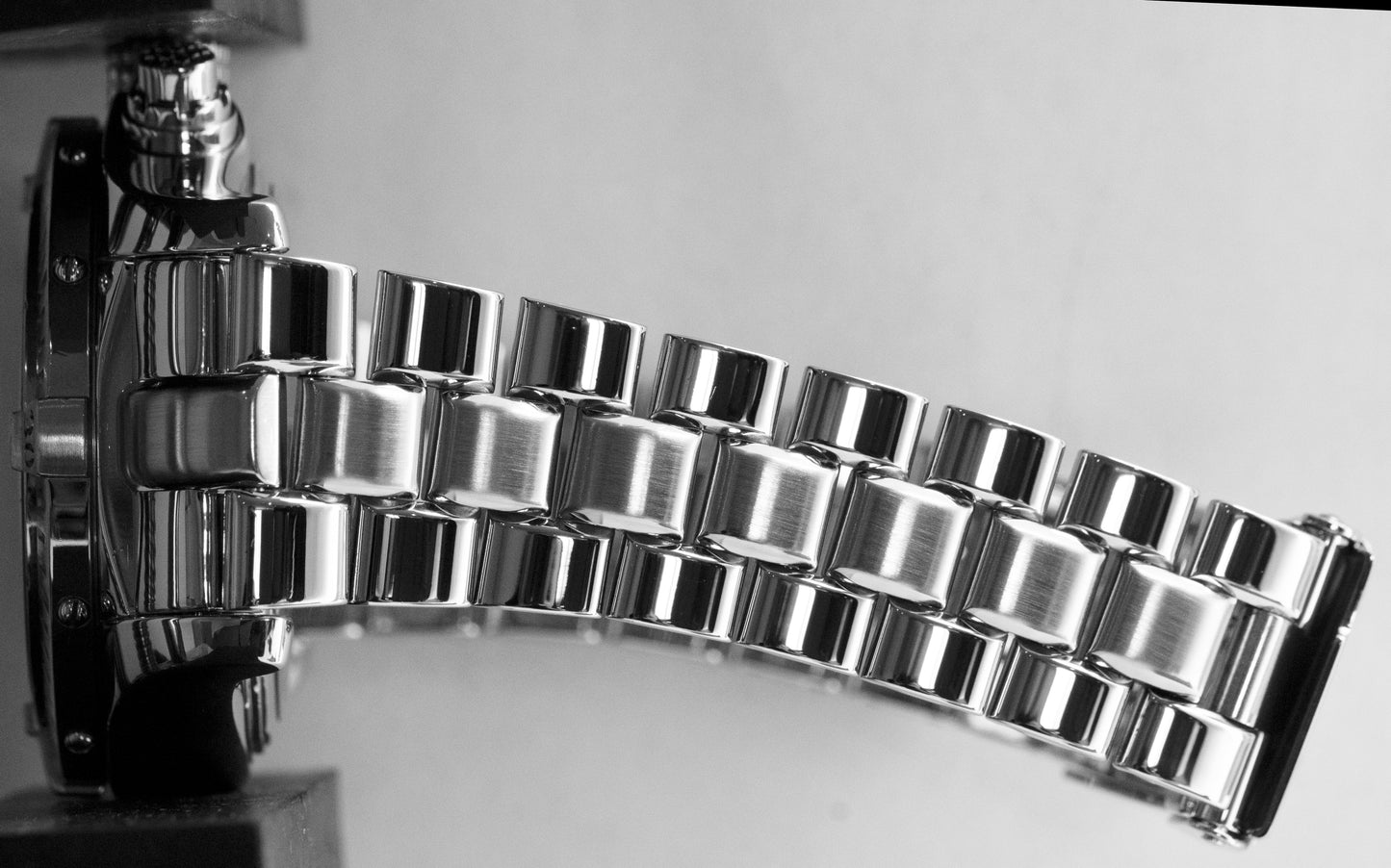 MINT Breitling Avenger 69 Rattrapante 44mm Steel Black Quartz Watch A69360 BOX