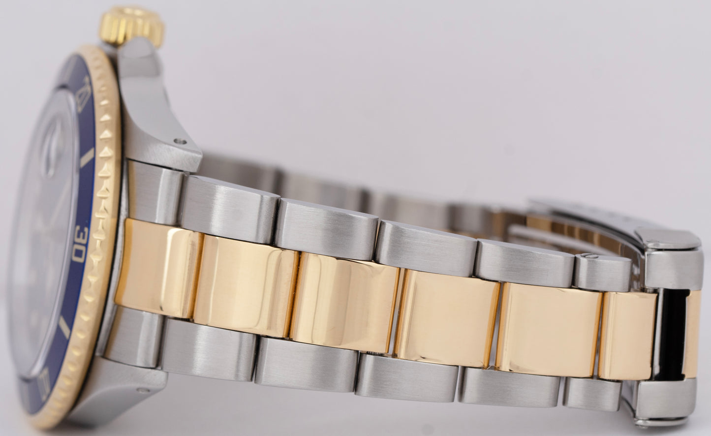 Rolex Submariner Date 18K Yellow Gold Stainless Steel Blue 40mm 16803 Watch