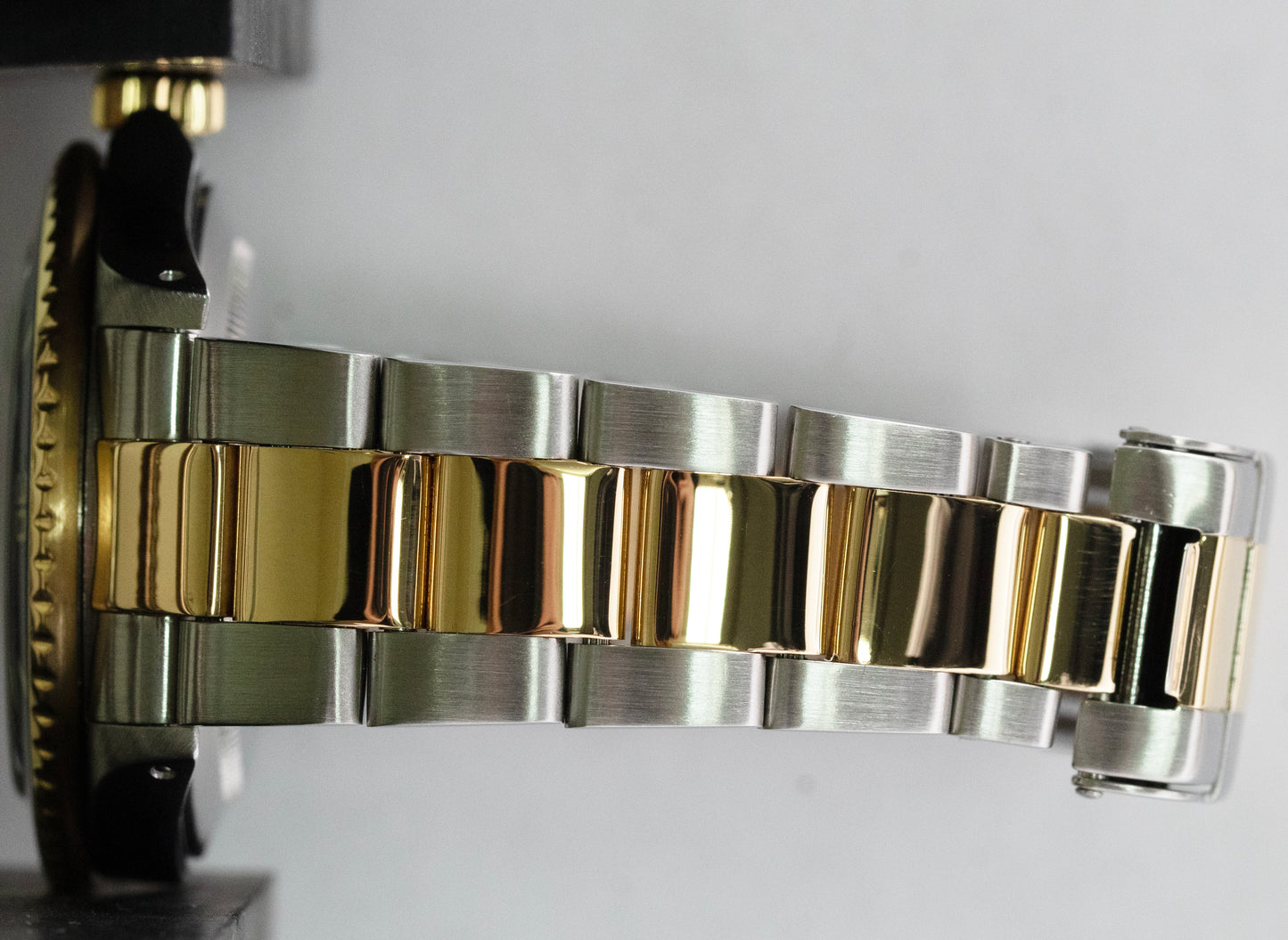 Rolex Submariner Date 18K Yellow Gold Stainless Steel Blue 40mm 16803 Watch