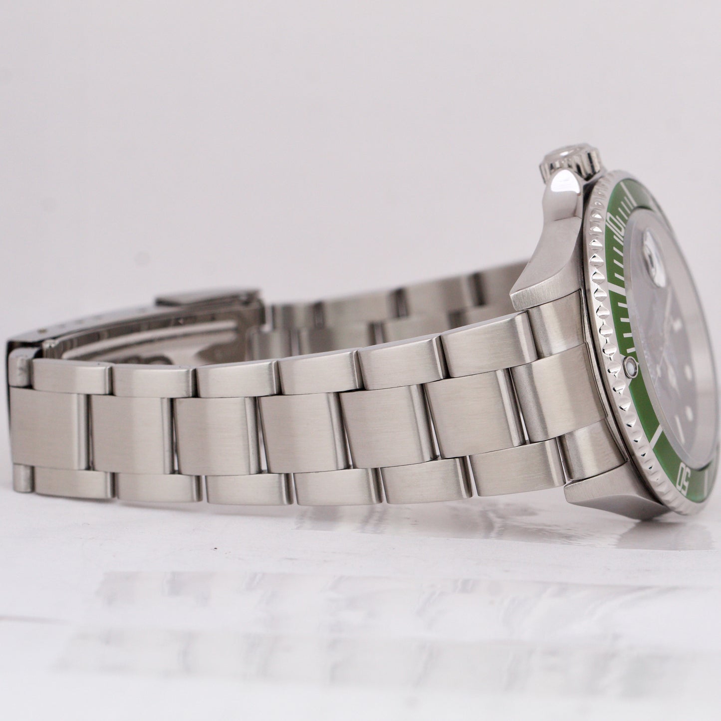 Rolex Submariner Date NO-HOLES CASE Green Black Stainless Automatic 16610 Watch