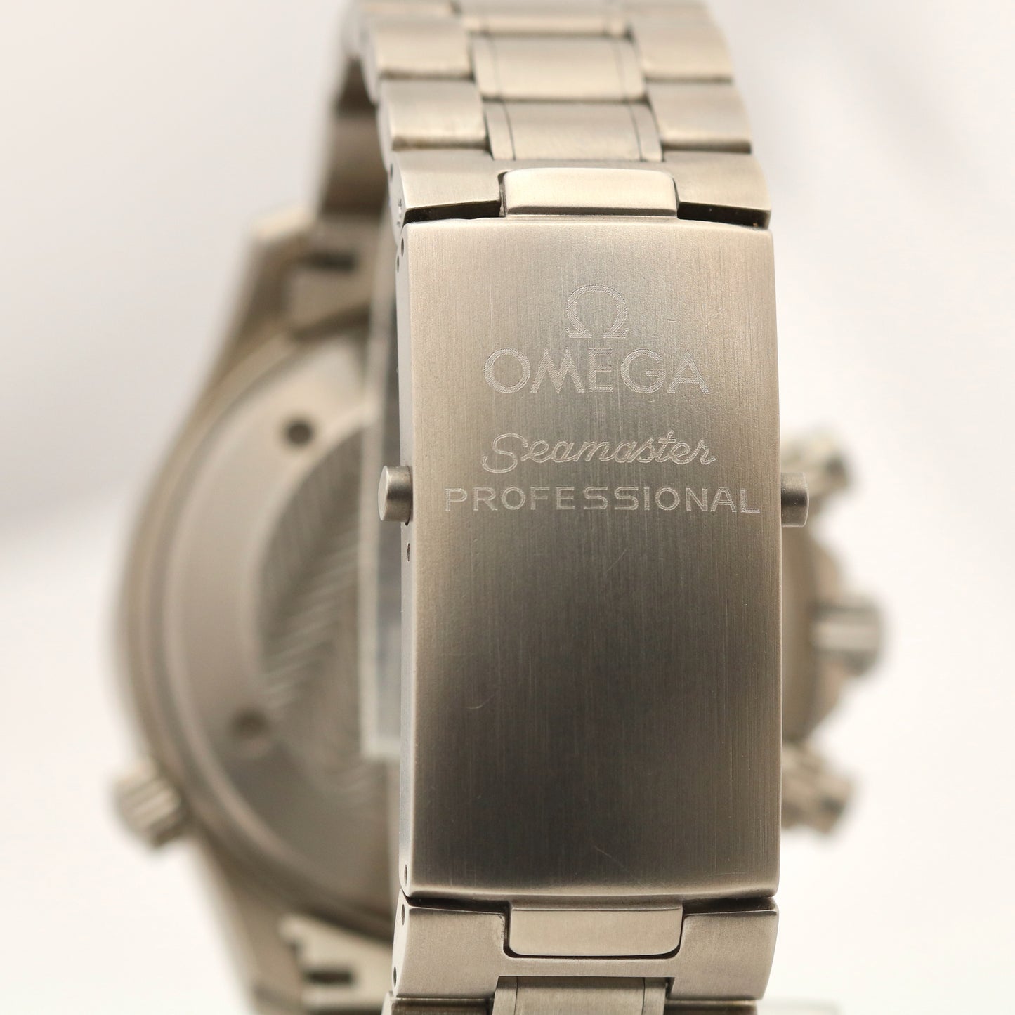 Omega Seamaster Chronograph 300M America's Cup TITANIUM 41.5mm 2293.50.00 PAPERS