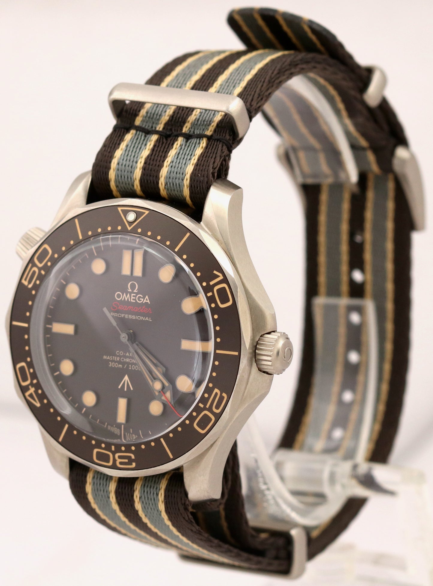 2023 PAPERS Omega Seamaster 007 Bond Titanium BROWN 42mm 210.92.42.20.01.001 BOX