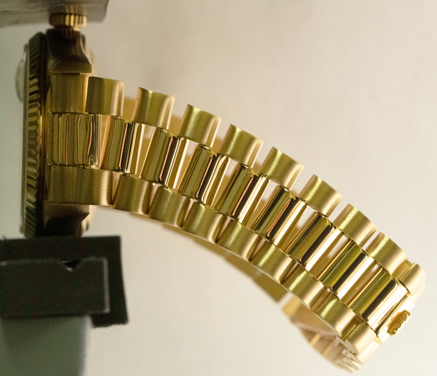 Rolex Day-Date President 36mm DIAMOND Fluted Solid 18K Yellow Gold Watch 18038