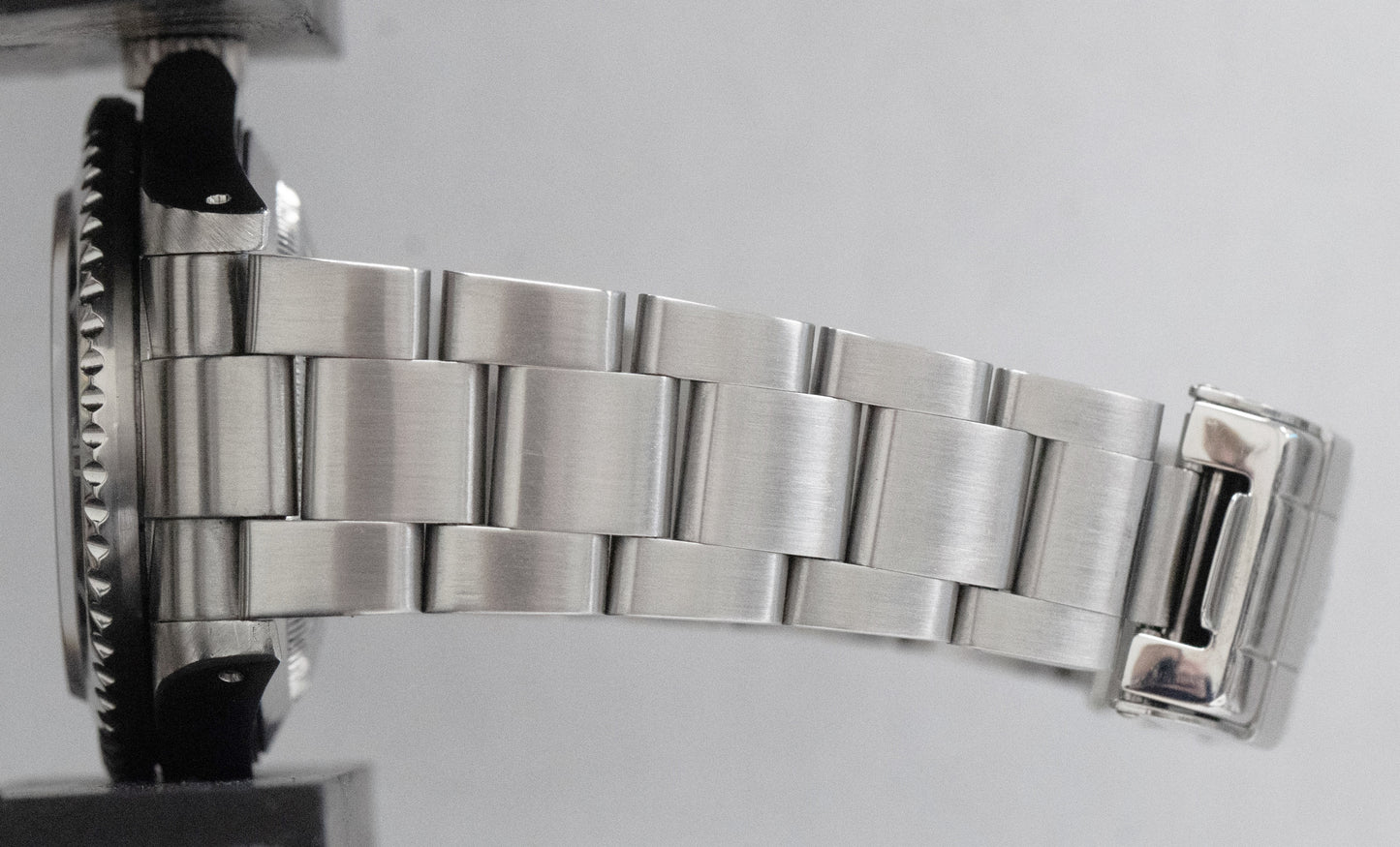 1994 Rolex Sea-Dweller 16600 40mm Black Oyster Stainless Steel Date Dive Watch