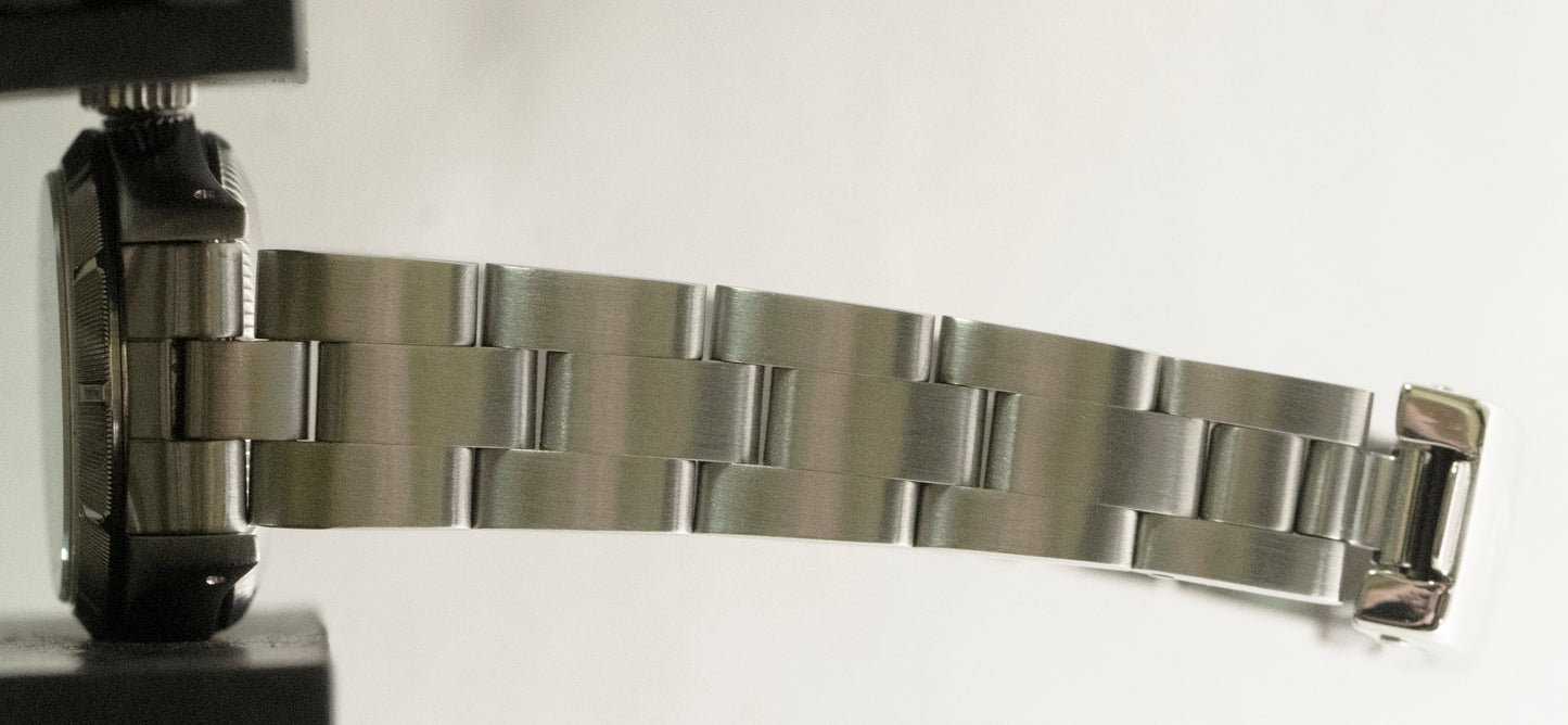 MINT PAPERS Rolex Oyster Perpetual 67230 24mm Stainless Silver Oyster Watch BOX