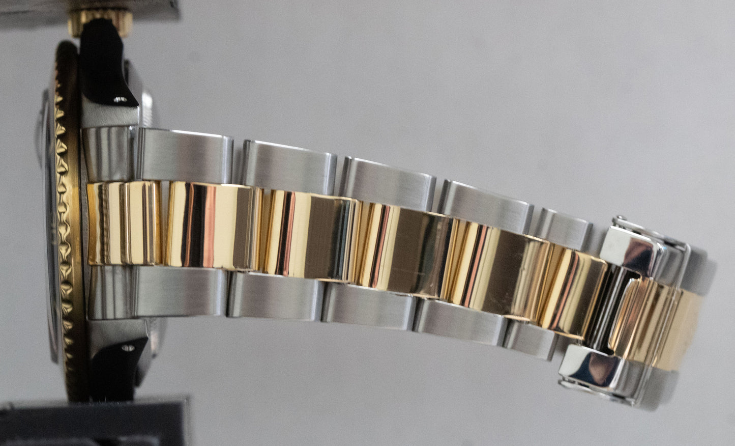 Rolex Submariner Date 18K GOLD BUCKLE Black Two-Tone Stainless 40mm 16803 Watch