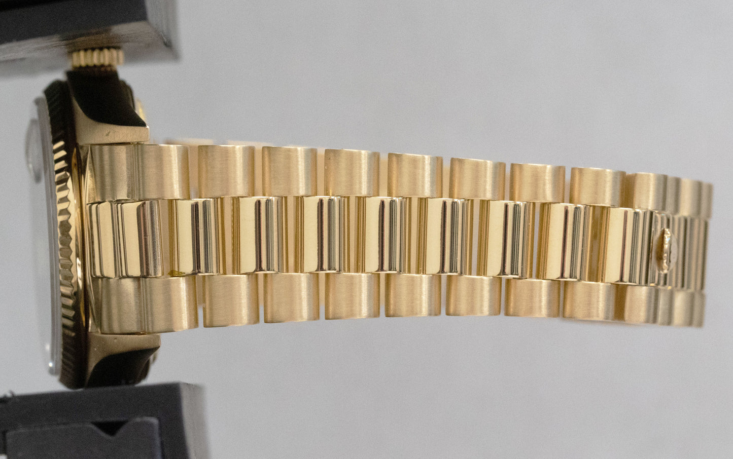 Rolex Day-Date President Black DIAMOND 36mm 18K Yellow Gold Fluted Watch 18038