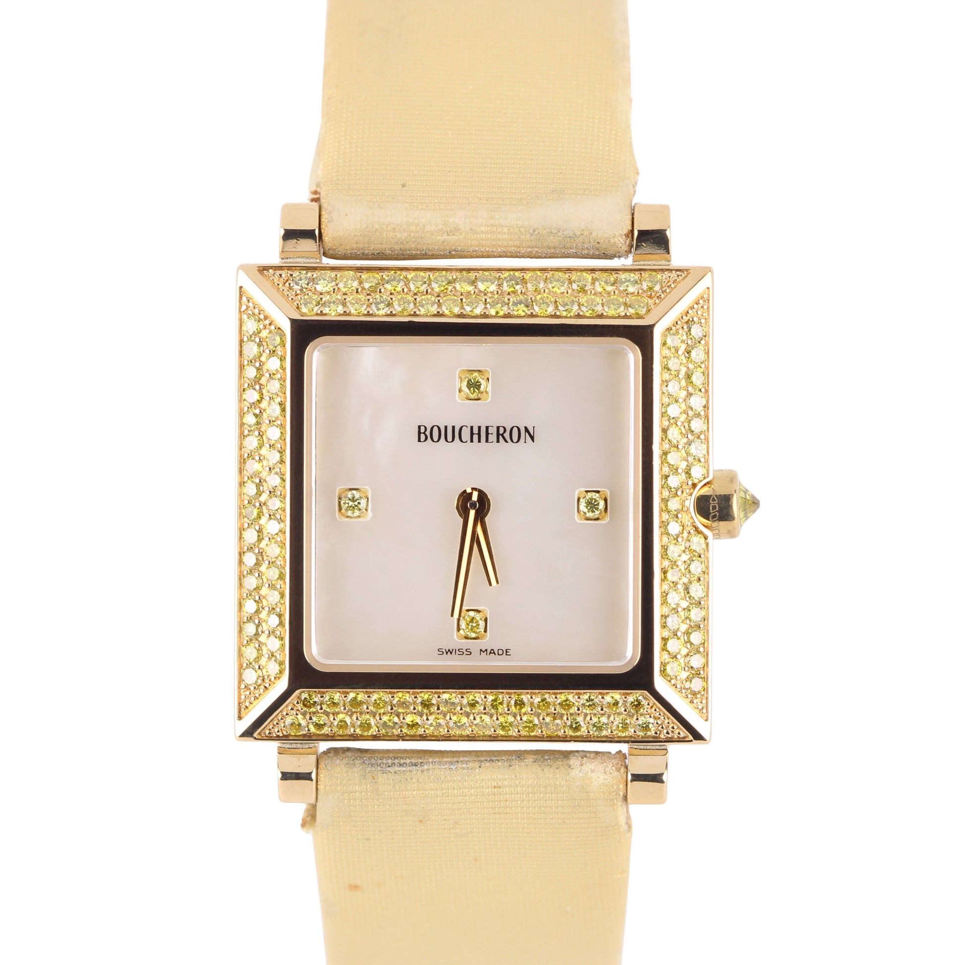 Boucheron, Boucheron Carree, Carree, Boucheron 18k Gold, Boucheron Diamond, Boucheron Yellow Diamond, Yellow Diamond, Boucheron Mother of Pearl, Mother of Pearl, 18k Gold, Boucheron AJ10452, Boucheron 410452, AJ410452, 410452