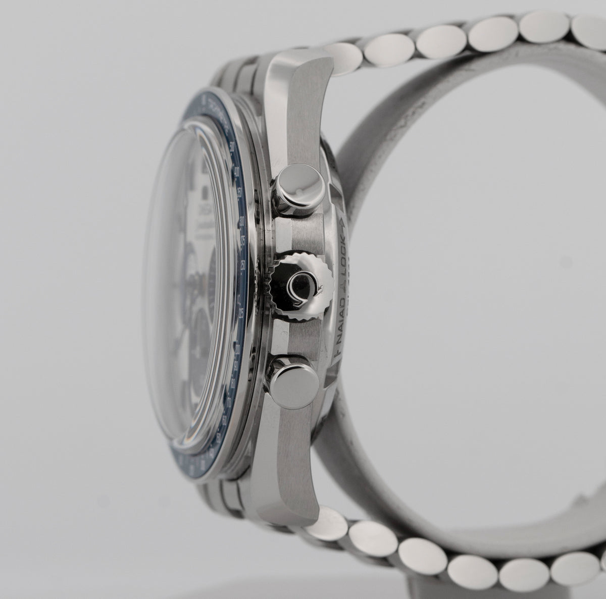 2026 Omega Speedmaster Silver Snoopy Award 310.32.42.50.02.001 42mm Box Papers