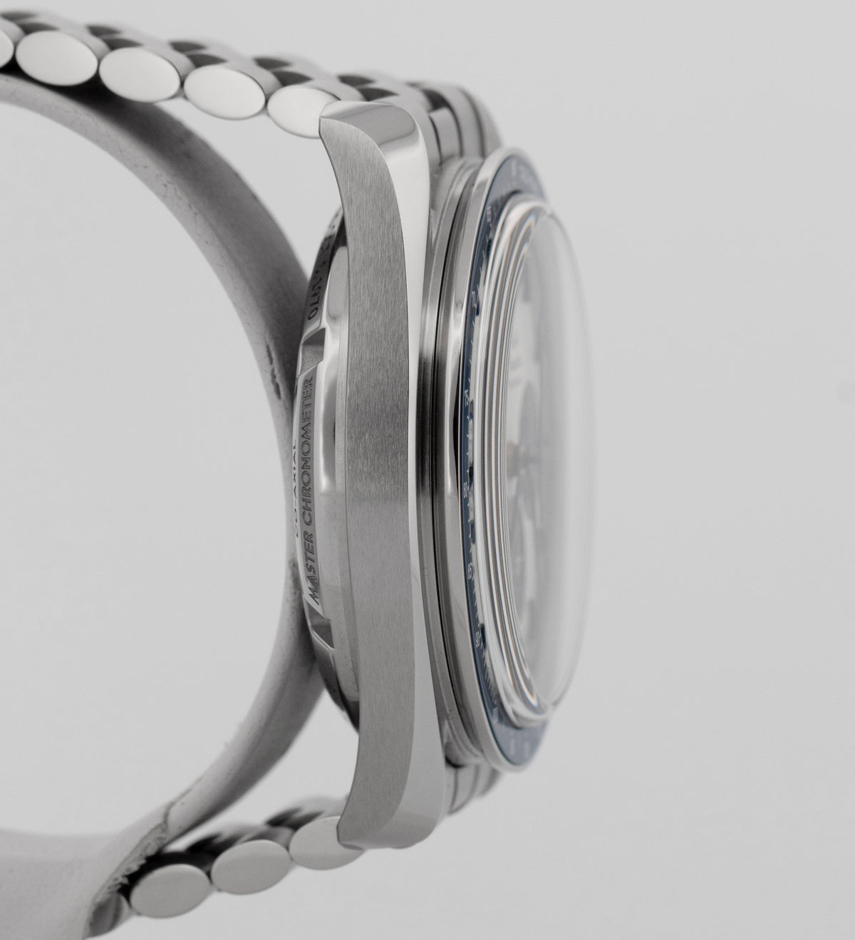 2026 Omega Speedmaster Silver Snoopy Award 310.32.42.50.02.001 42mm Box Papers