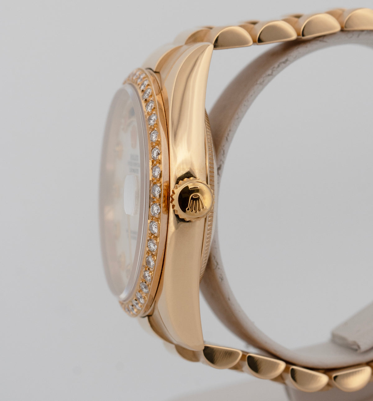 Rolex Day-Date President 118238 Mother of Pearl Diamond Yellow Gold 36mm Watch