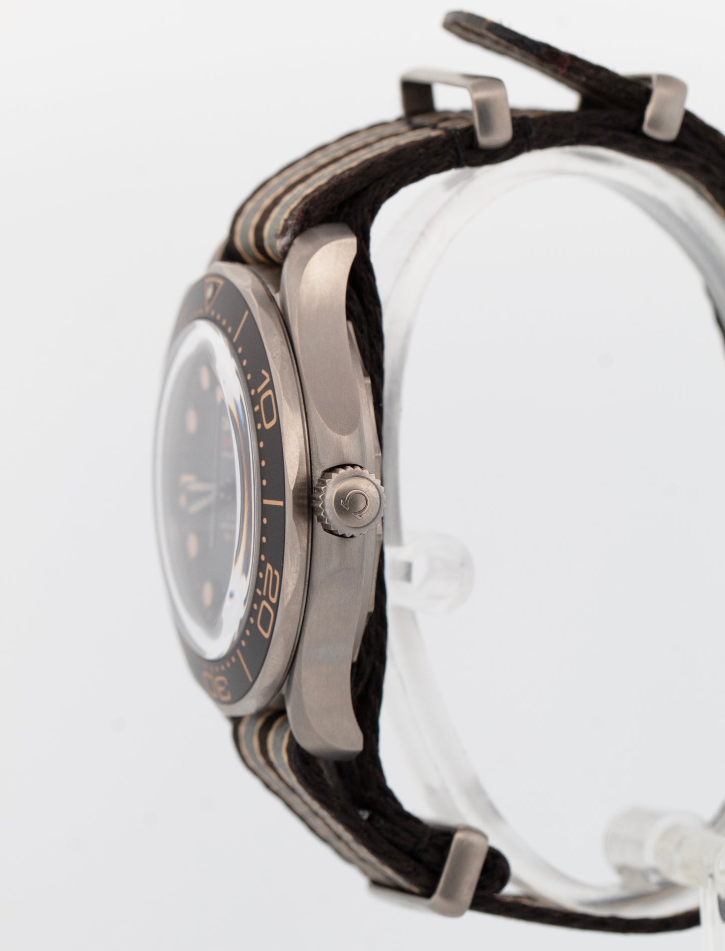 PAPERS Omega Seamaster 007 Bond Titanium BROWN 42mm 210.92.42.20.01.001 BOX