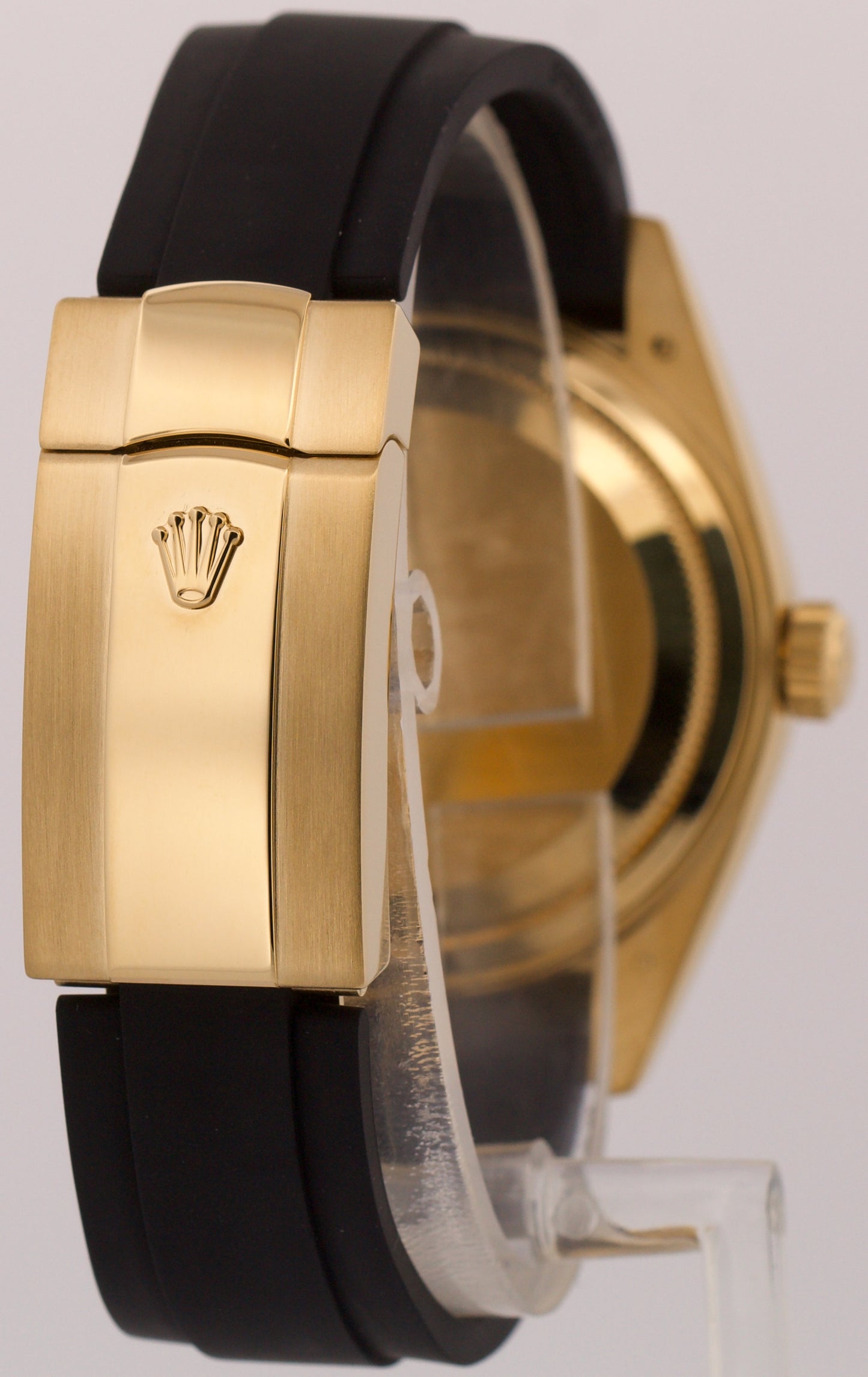 Rolex Sky-Dweller 18K Yellow Gold CHAMPAGNE Oysterflex Rubber 42mm 326238 BOX