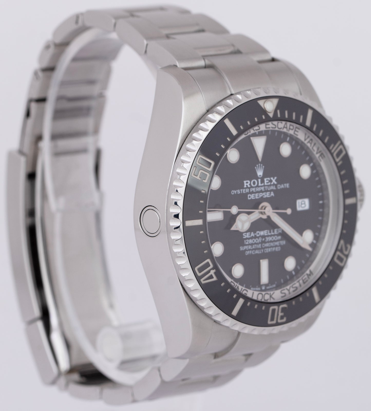 2022 Rolex Sea-Dweller Deepsea 126660 Black Stainless Steel 44mm Dive Watch BOX