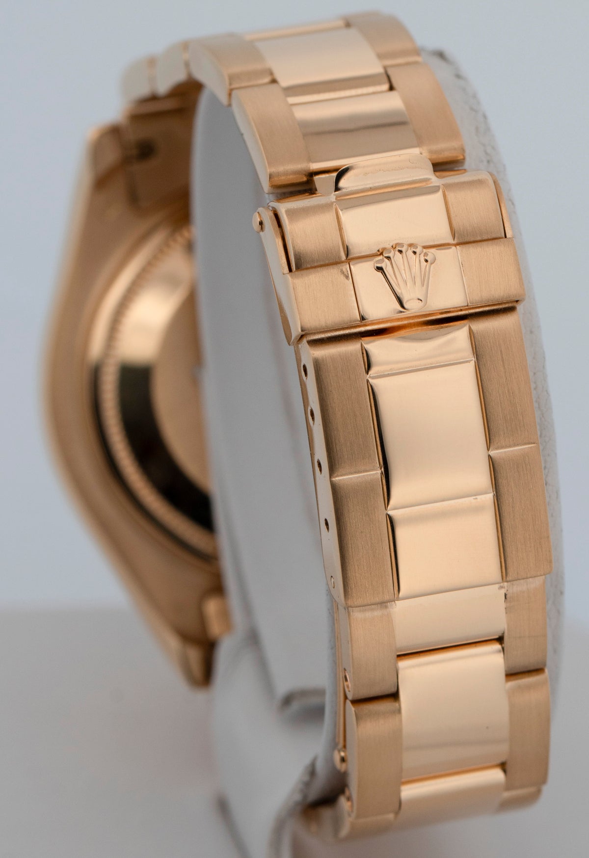 Rolex Yacht-Master 68628 Midsize White 18K Yellow Gold 35mm Oyster Watch