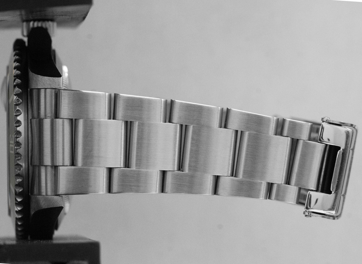 Rolex Submariner Date 40mm Kermit Green Stainless Steel Dive Watch 16610 LV
