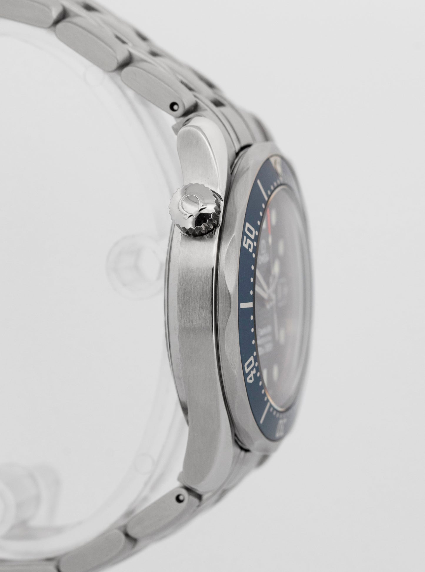 Omega Seamaster BLUE 2561.80 Stainless Steel 36.25mm Quartz 2561.80.00 Watch